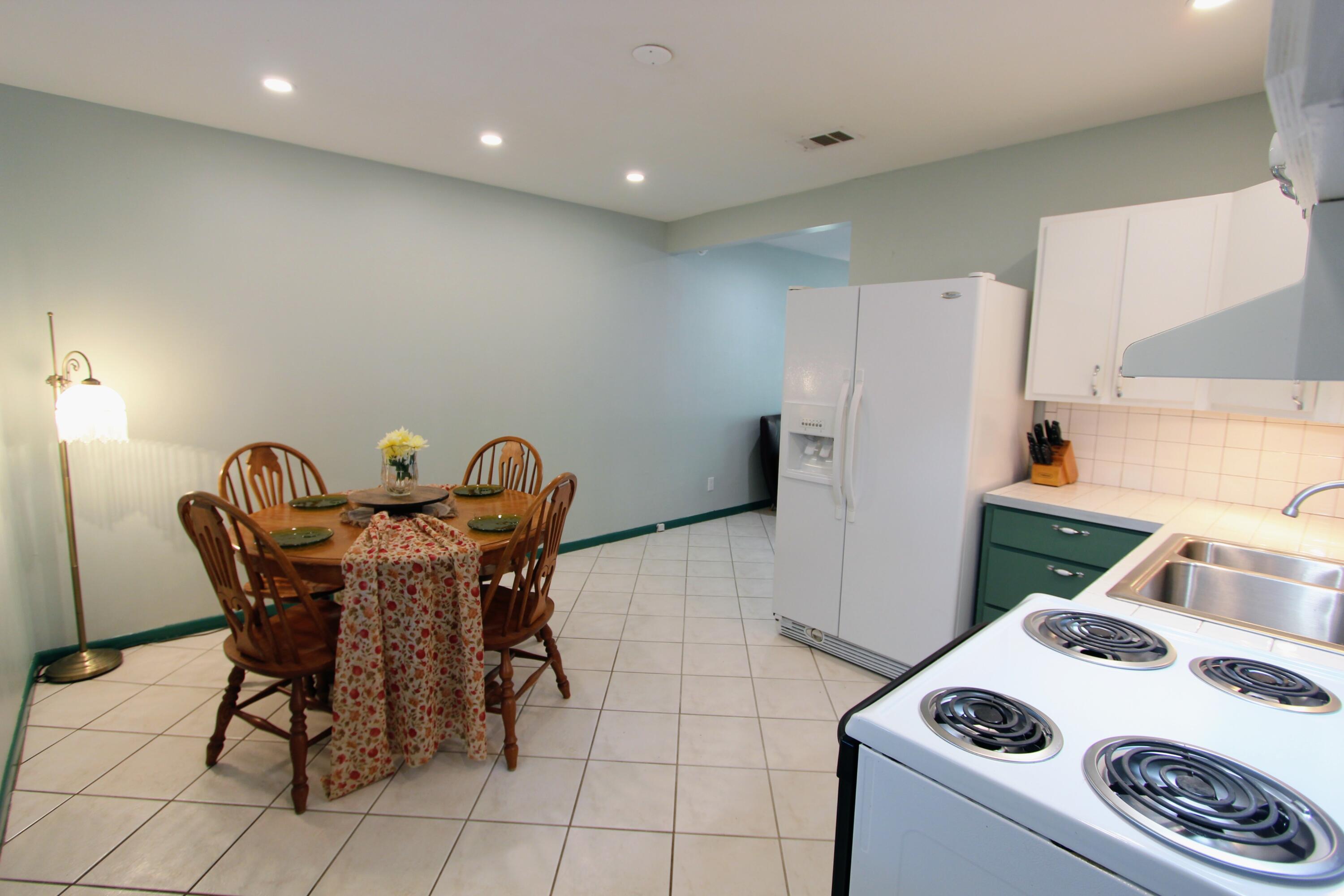 SMITH S/D LOT 1 BLK 1 - Residential