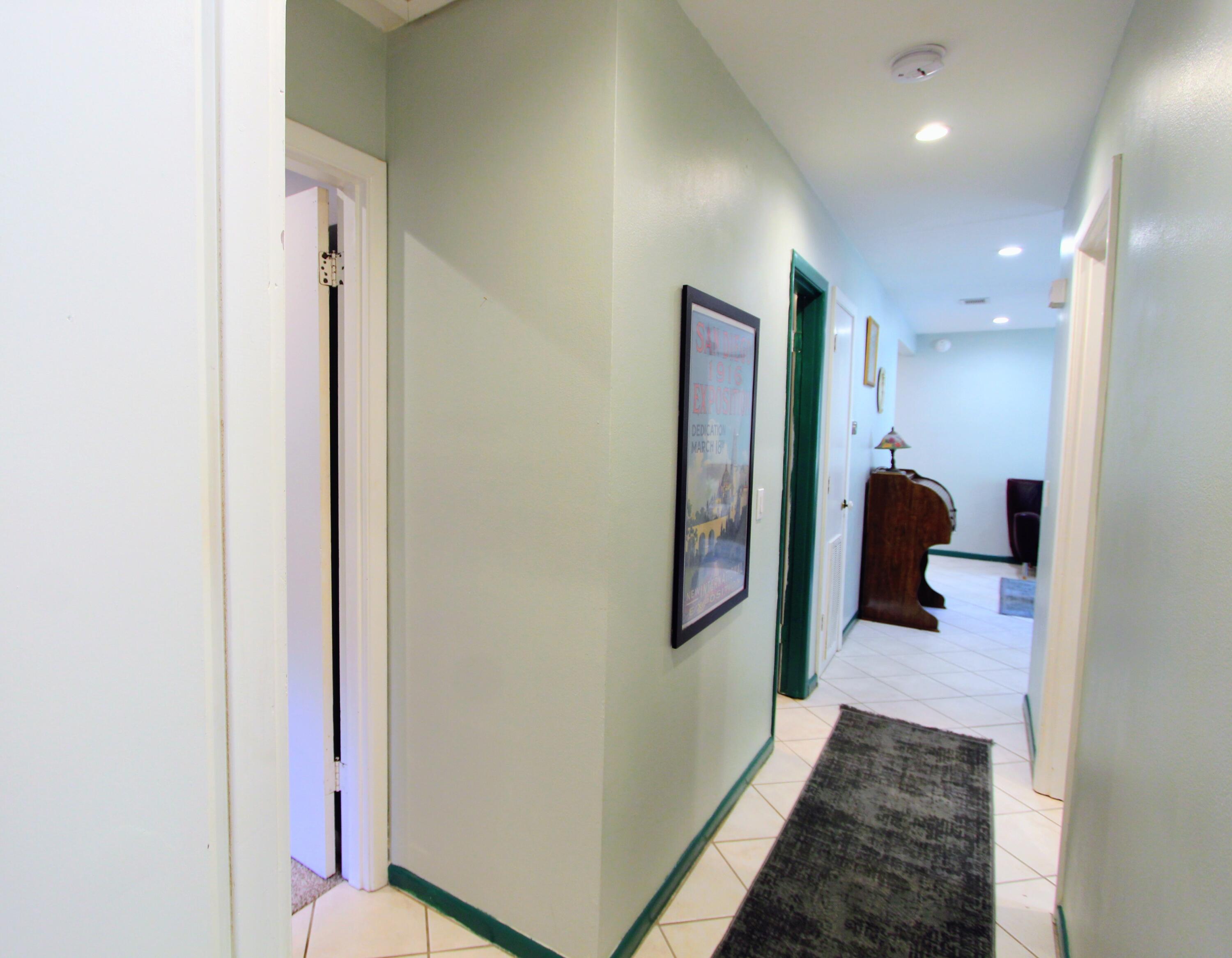 SMITH S/D LOT 1 BLK 1 - Residential