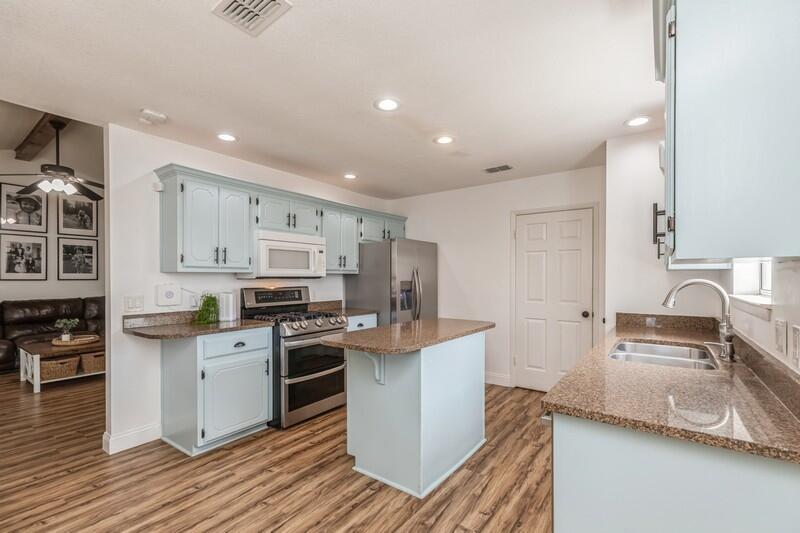 PARKWOOD LANE BLUEWATER BAY - Residential