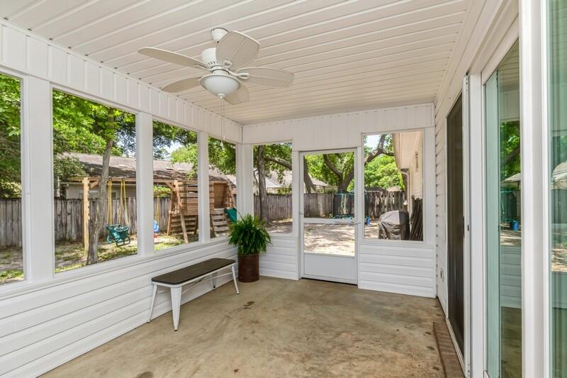 PARKWOOD LANE BLUEWATER BAY - Residential
