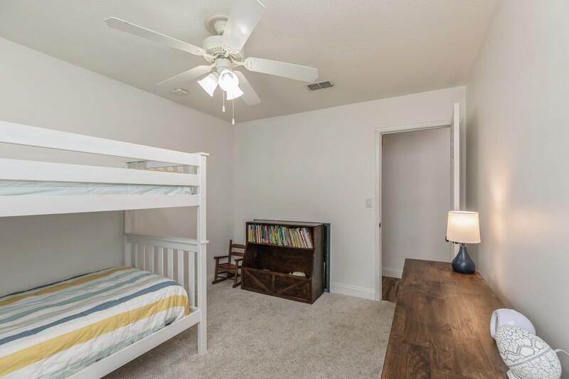 PARKWOOD LANE BLUEWATER BAY - Residential