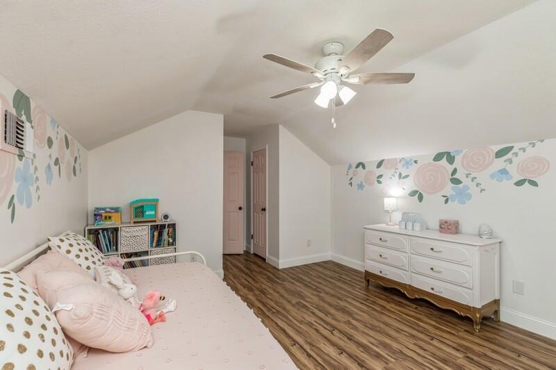 PARKWOOD LANE BLUEWATER BAY - Residential