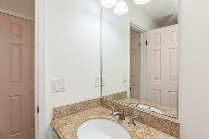 PARKWOOD LANE BLUEWATER BAY - Residential