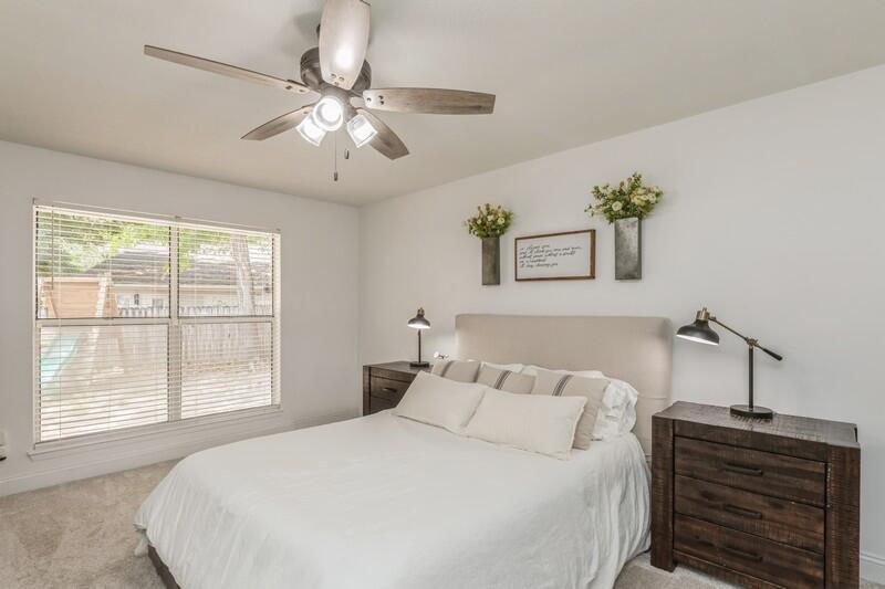 PARKWOOD LANE BLUEWATER BAY - Residential