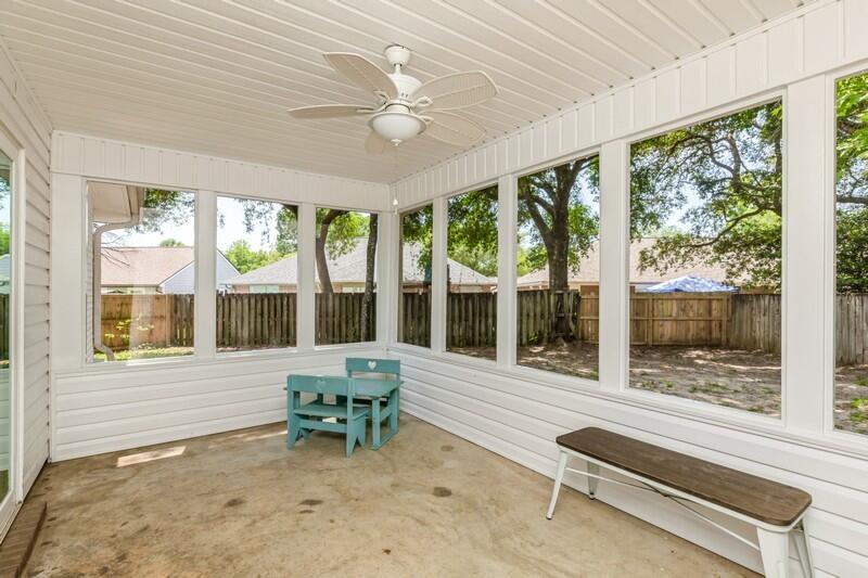 PARKWOOD LANE BLUEWATER BAY - Residential