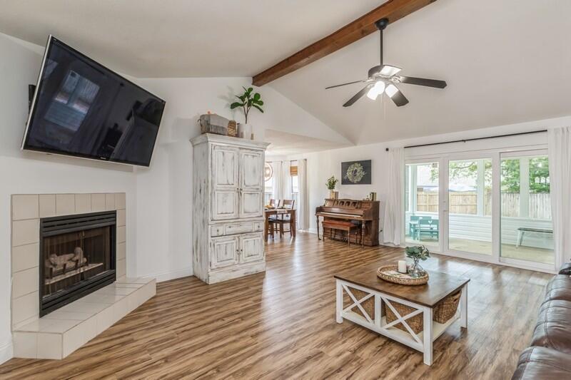 PARKWOOD LANE BLUEWATER BAY - Residential