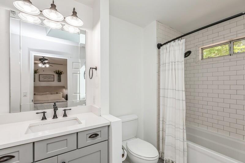 PARKWOOD LANE BLUEWATER BAY - Residential