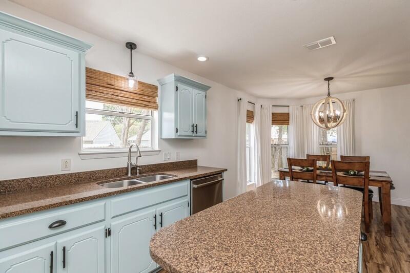 PARKWOOD LANE BLUEWATER BAY - Residential
