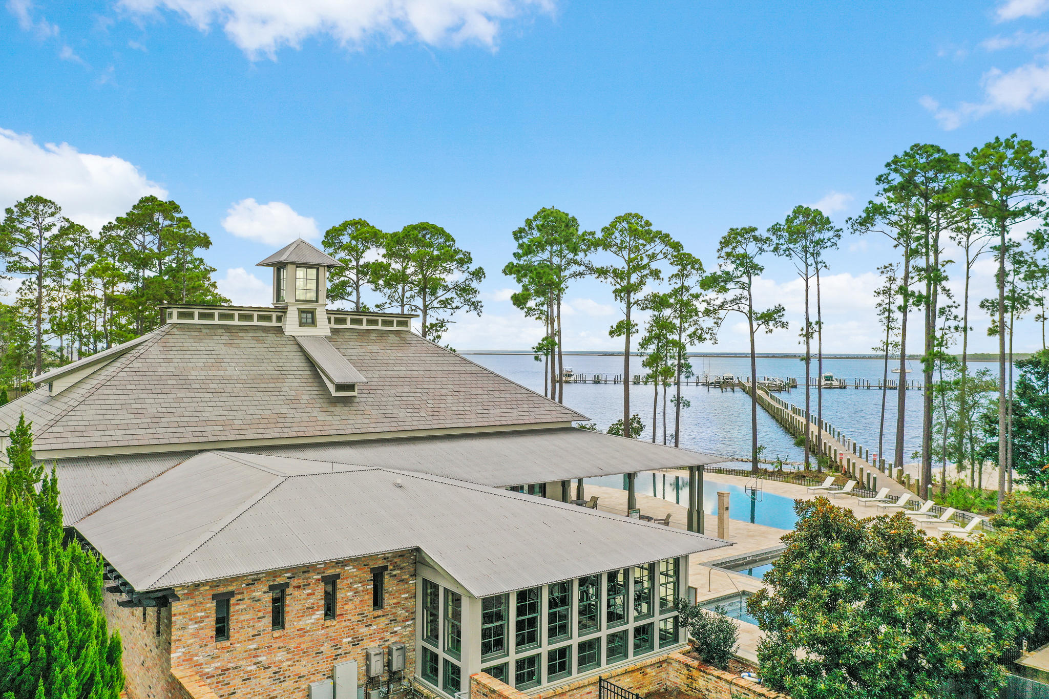 CHURCHILL OAKS - Land