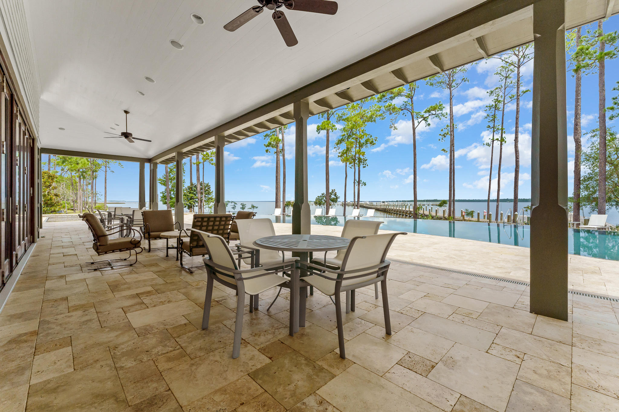 CHURCHILL OAKS - Land