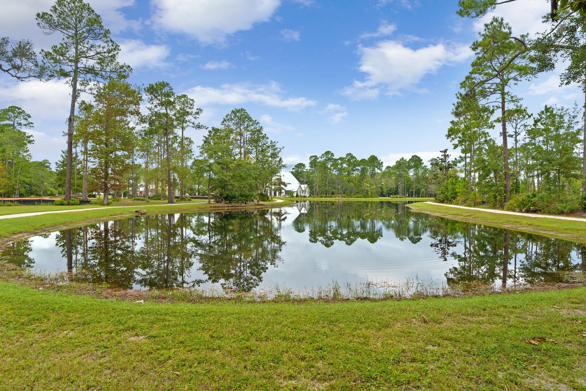 CHURCHILL OAKS - Land