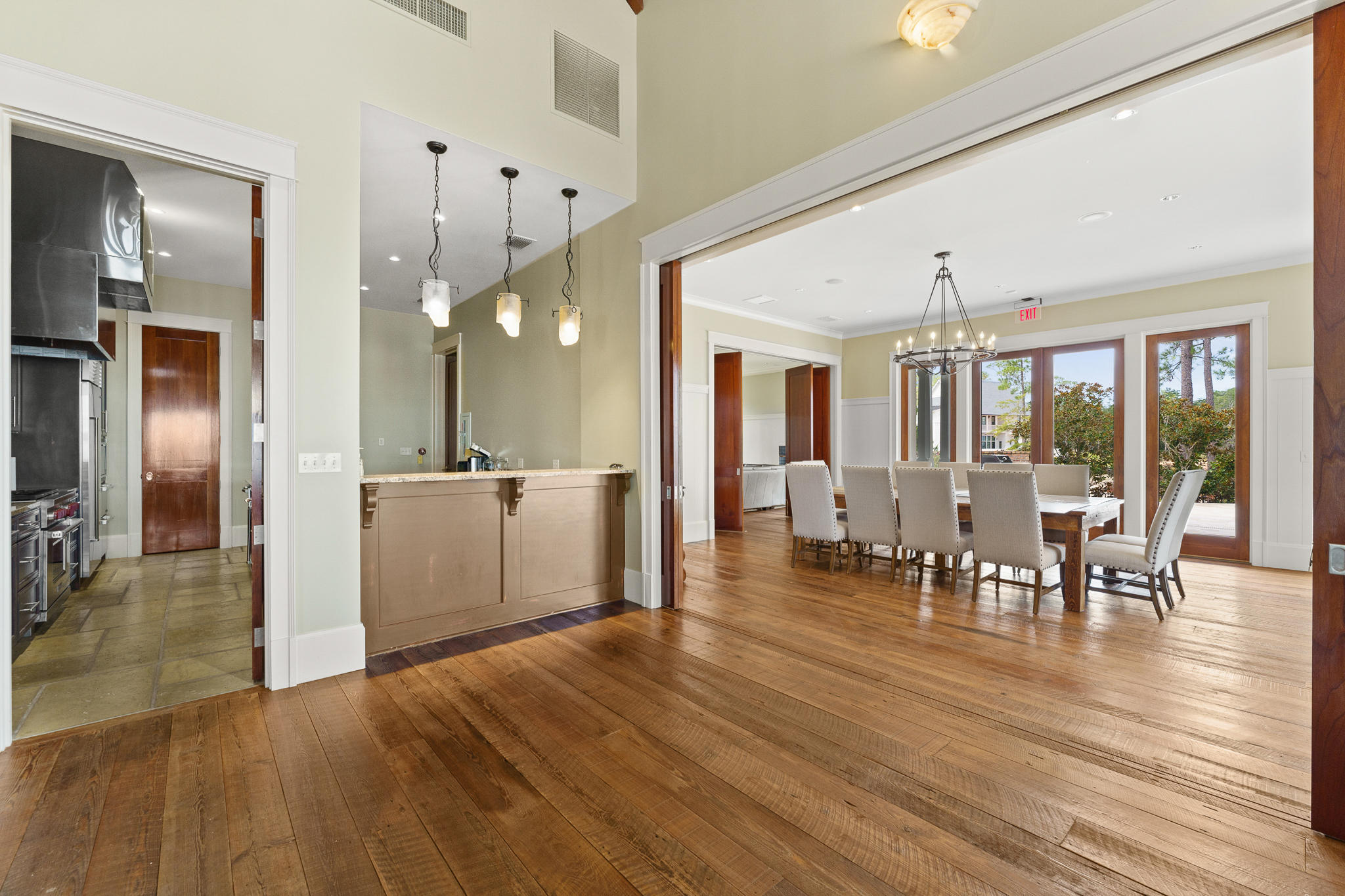 CHURCHILL OAKS - Land