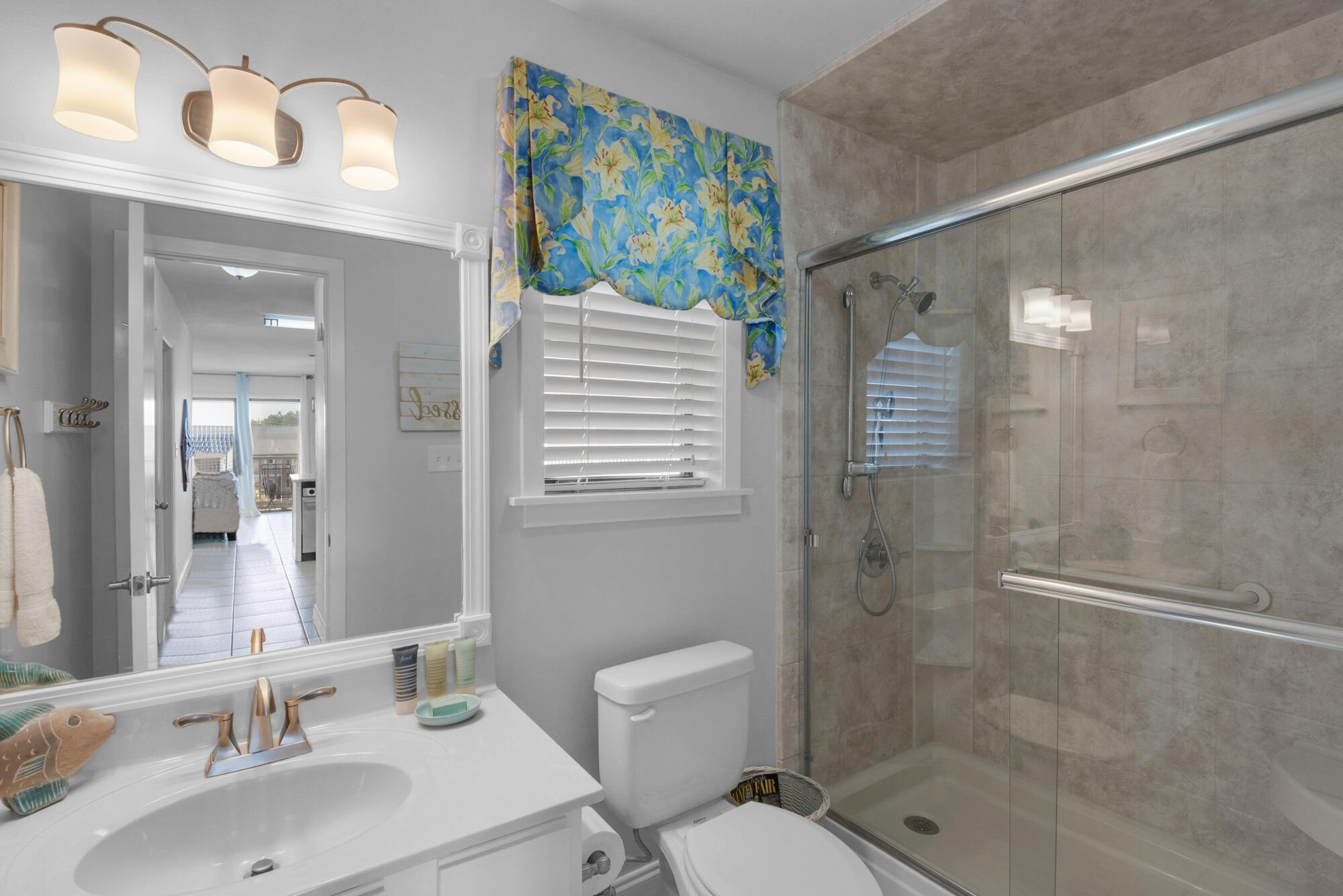 BEACHWOOD VILLAS CONDO PH 2 - Residential
