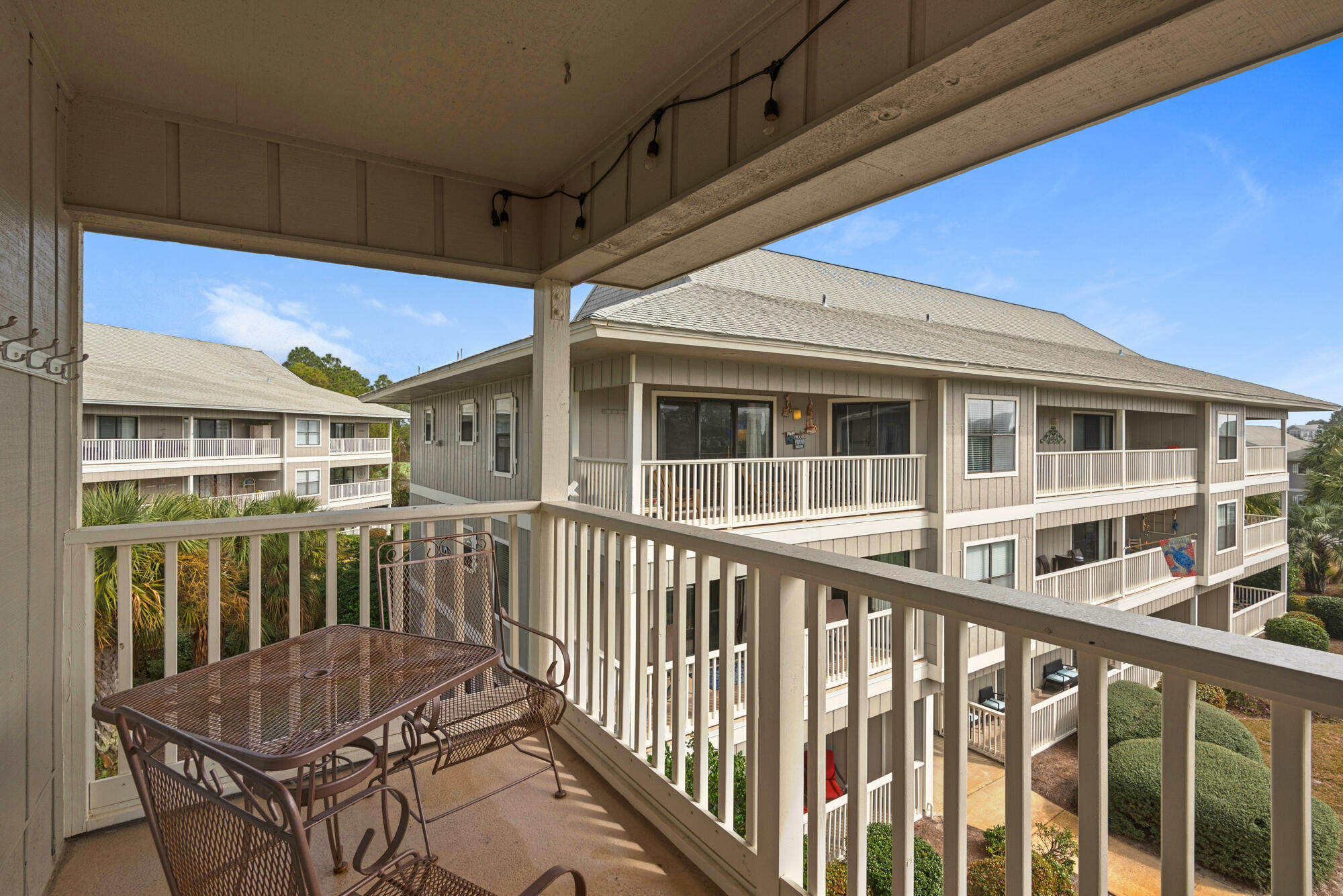 BEACHWOOD VILLAS CONDO PH 2 - Residential