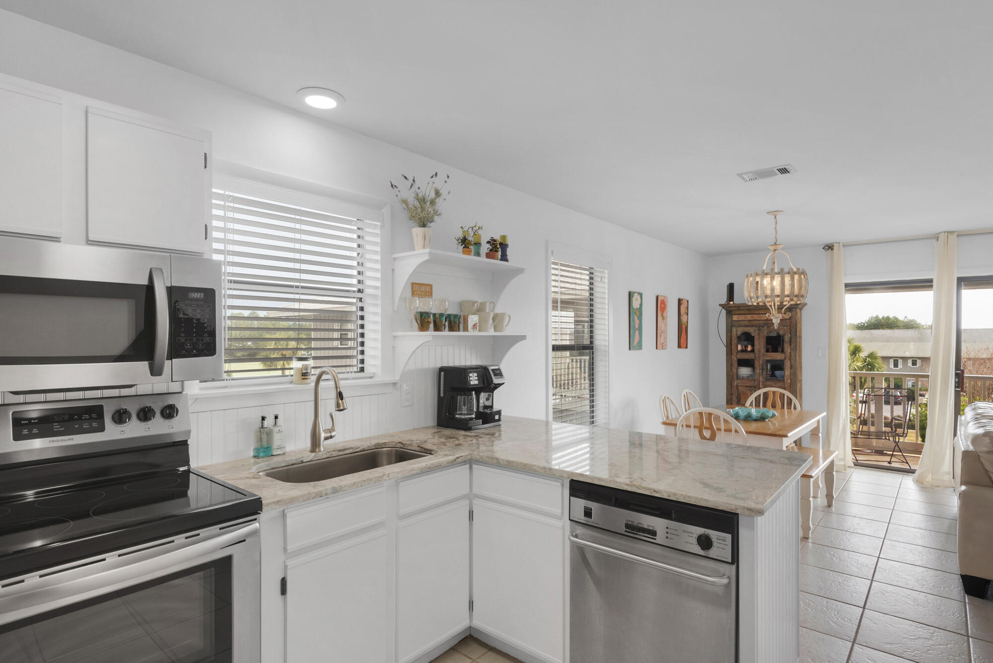BEACHWOOD VILLAS CONDO PH 2 - Residential