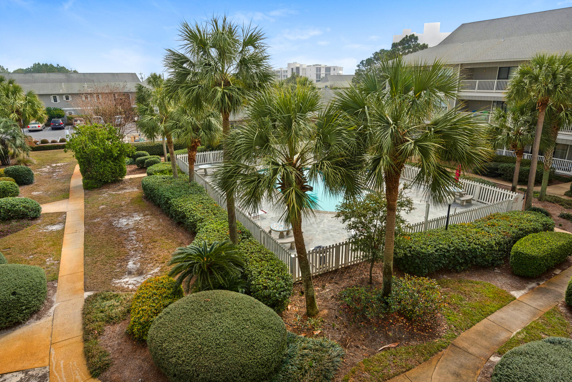 BEACHWOOD VILLAS CONDO PH 2 - Residential