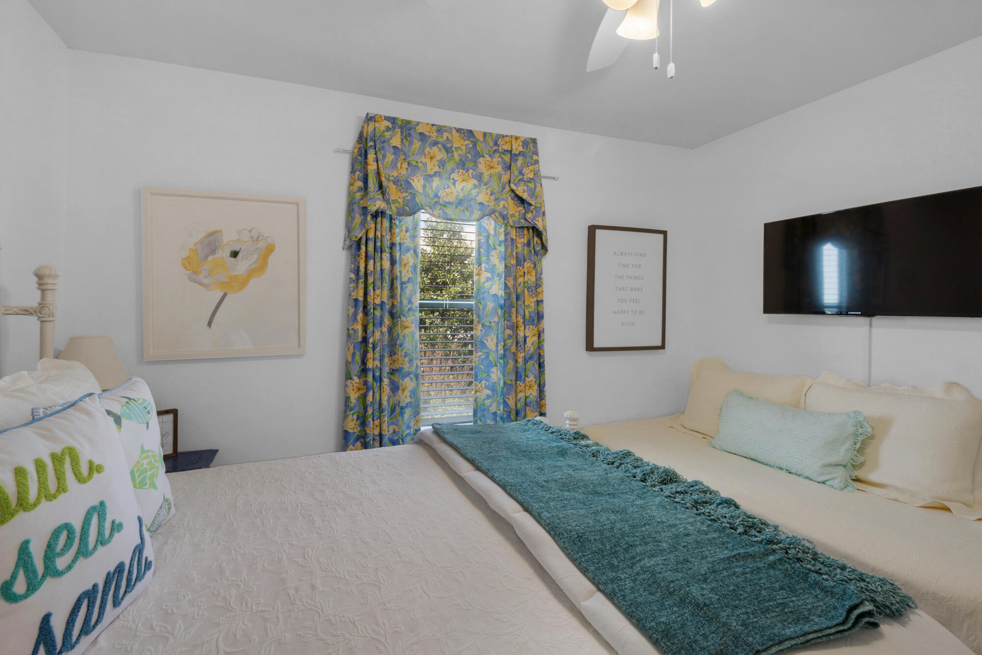 BEACHWOOD VILLAS CONDO PH 2 - Residential