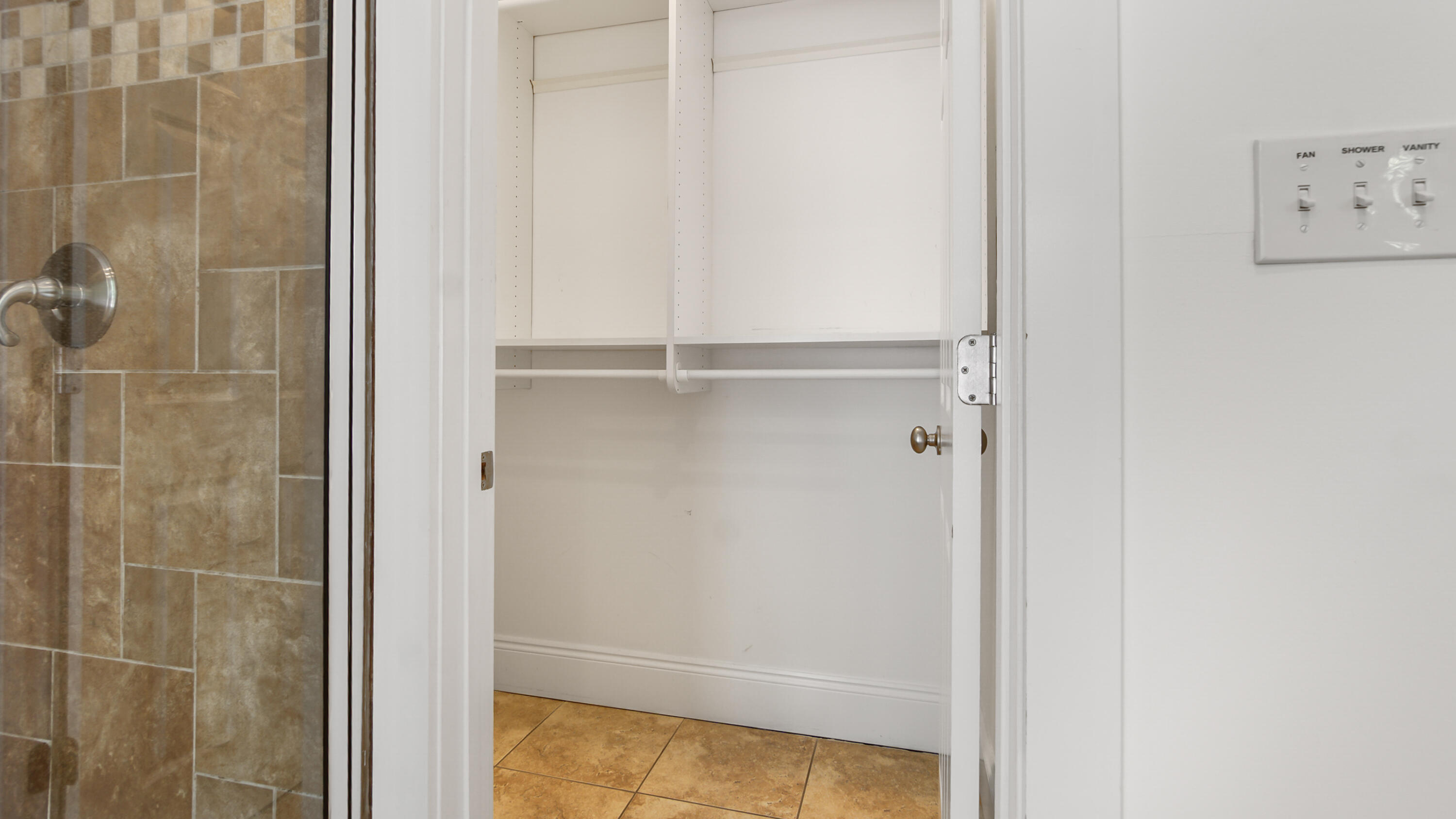 GULF SHORE MANOR - Residential