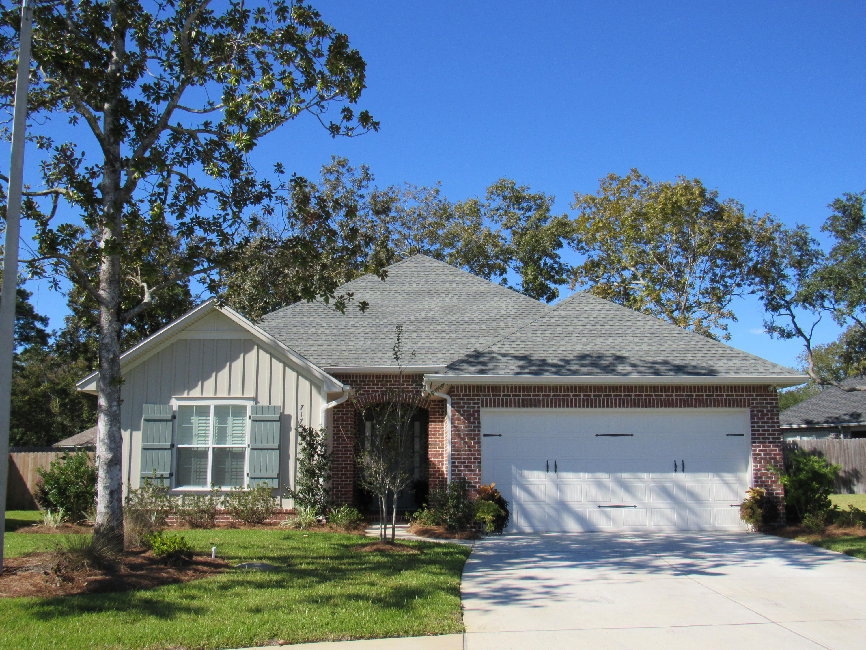 MAGNOLIA WOODS - Residential