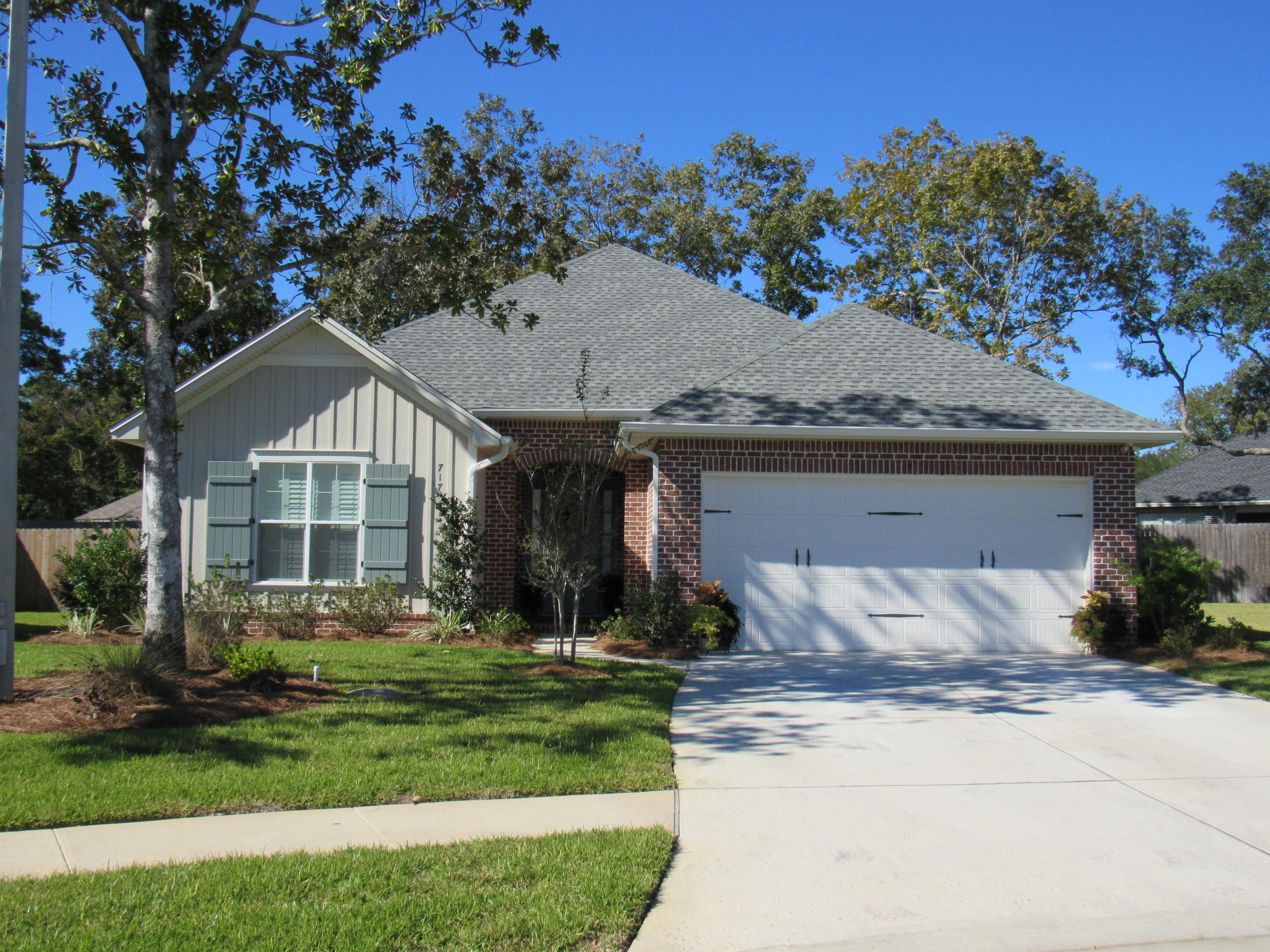 MAGNOLIA WOODS - Residential