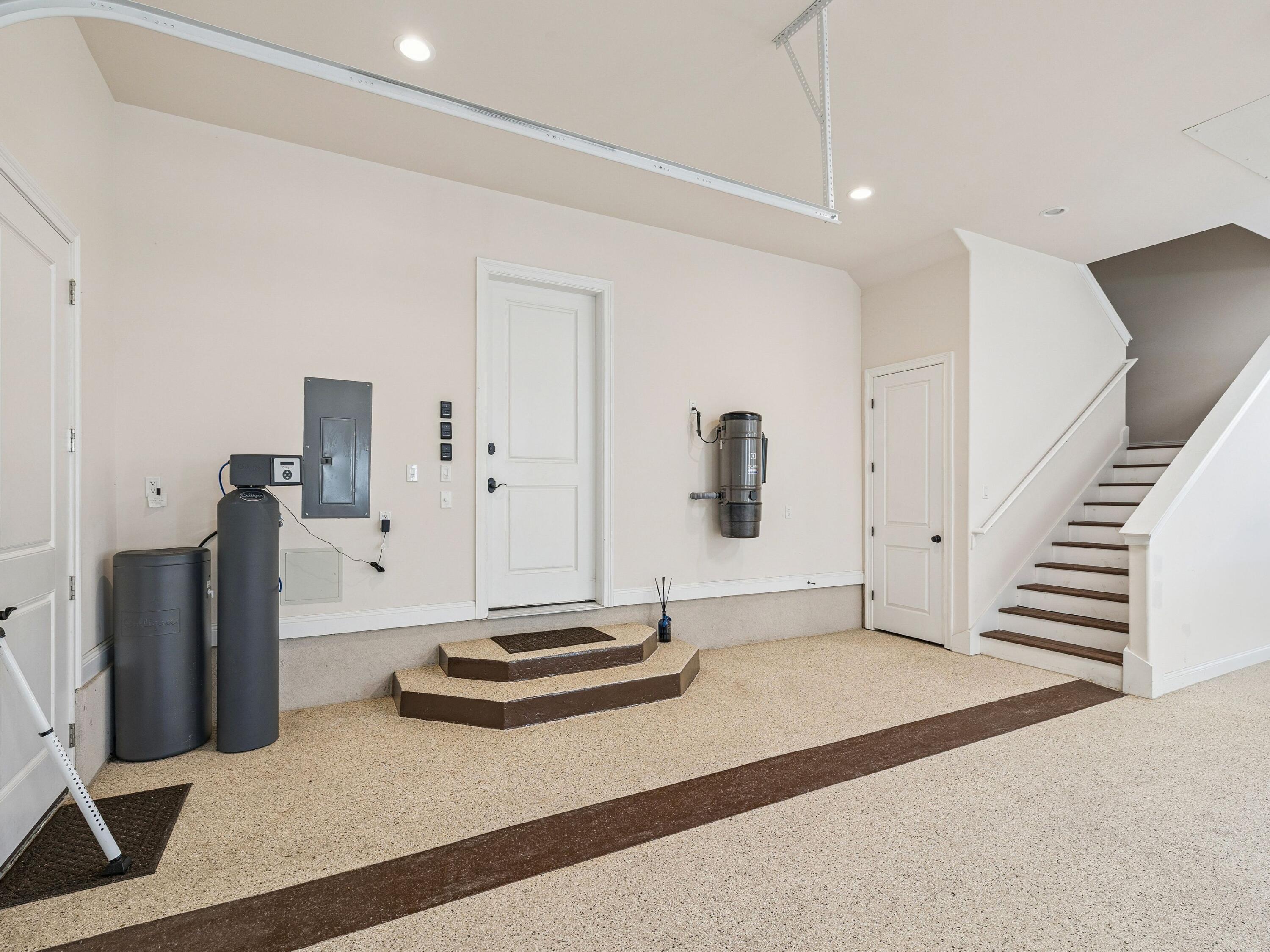 BURNT PINE - Residential