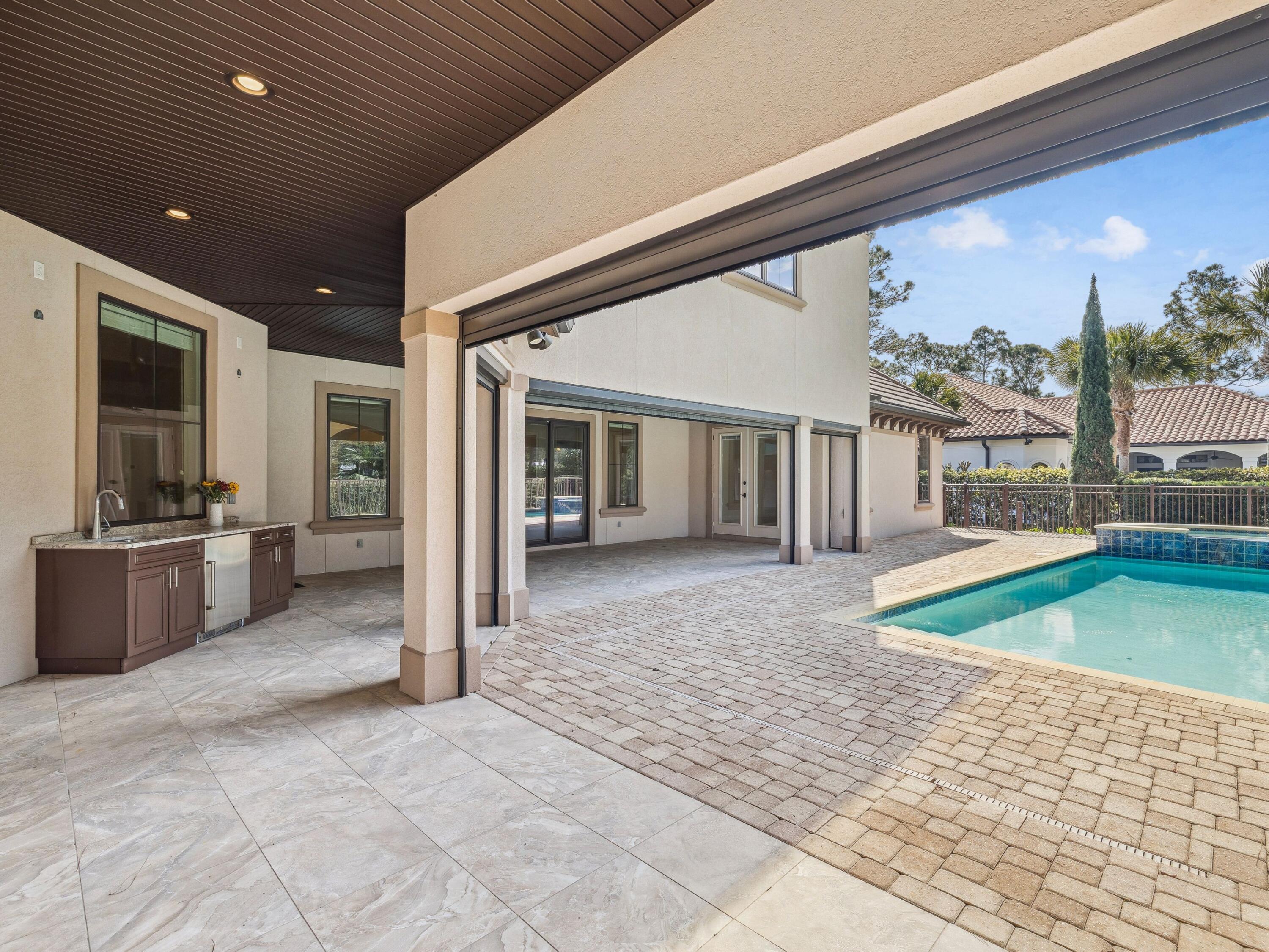 BURNT PINE - Residential