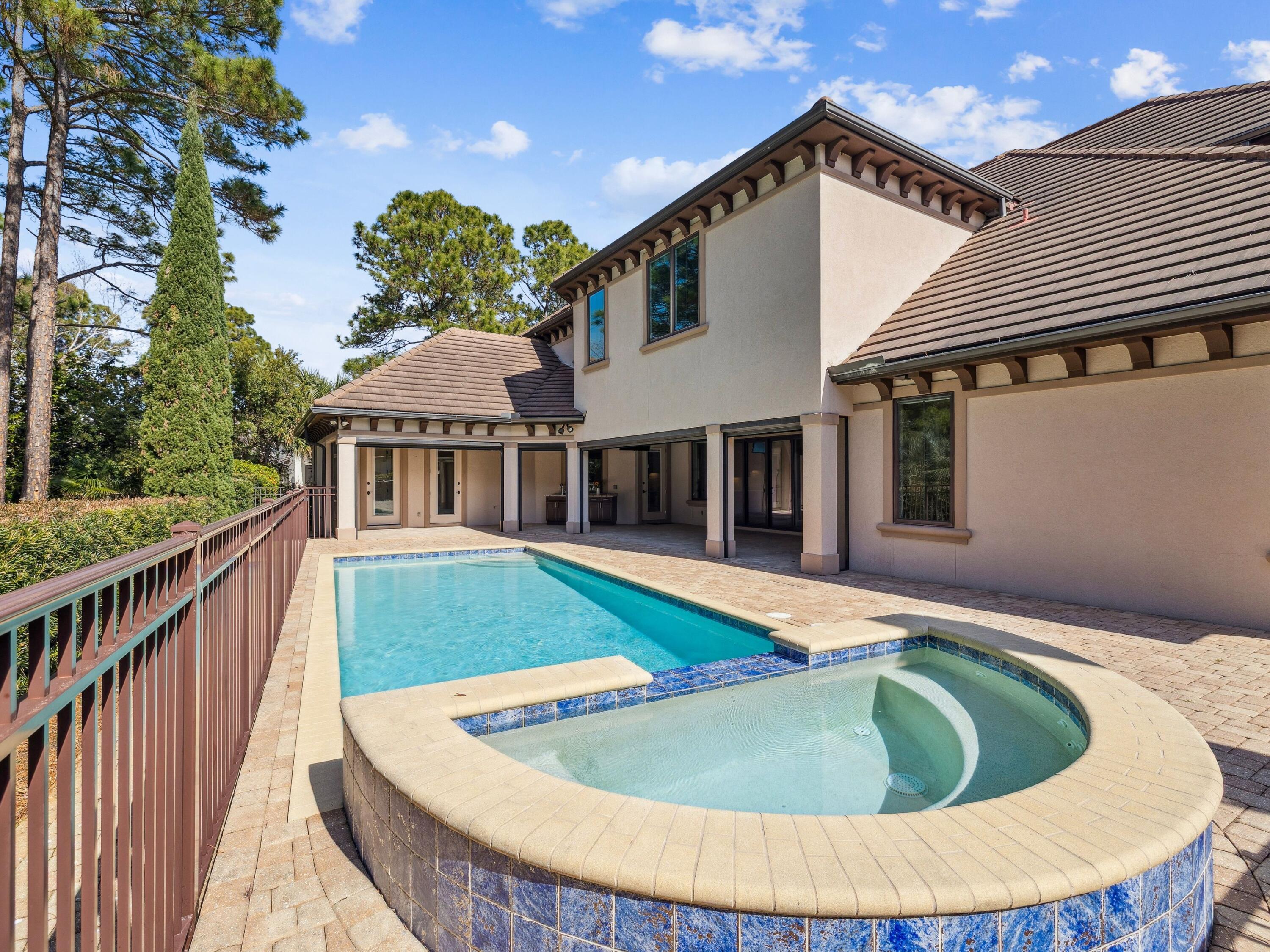 BURNT PINE - Residential