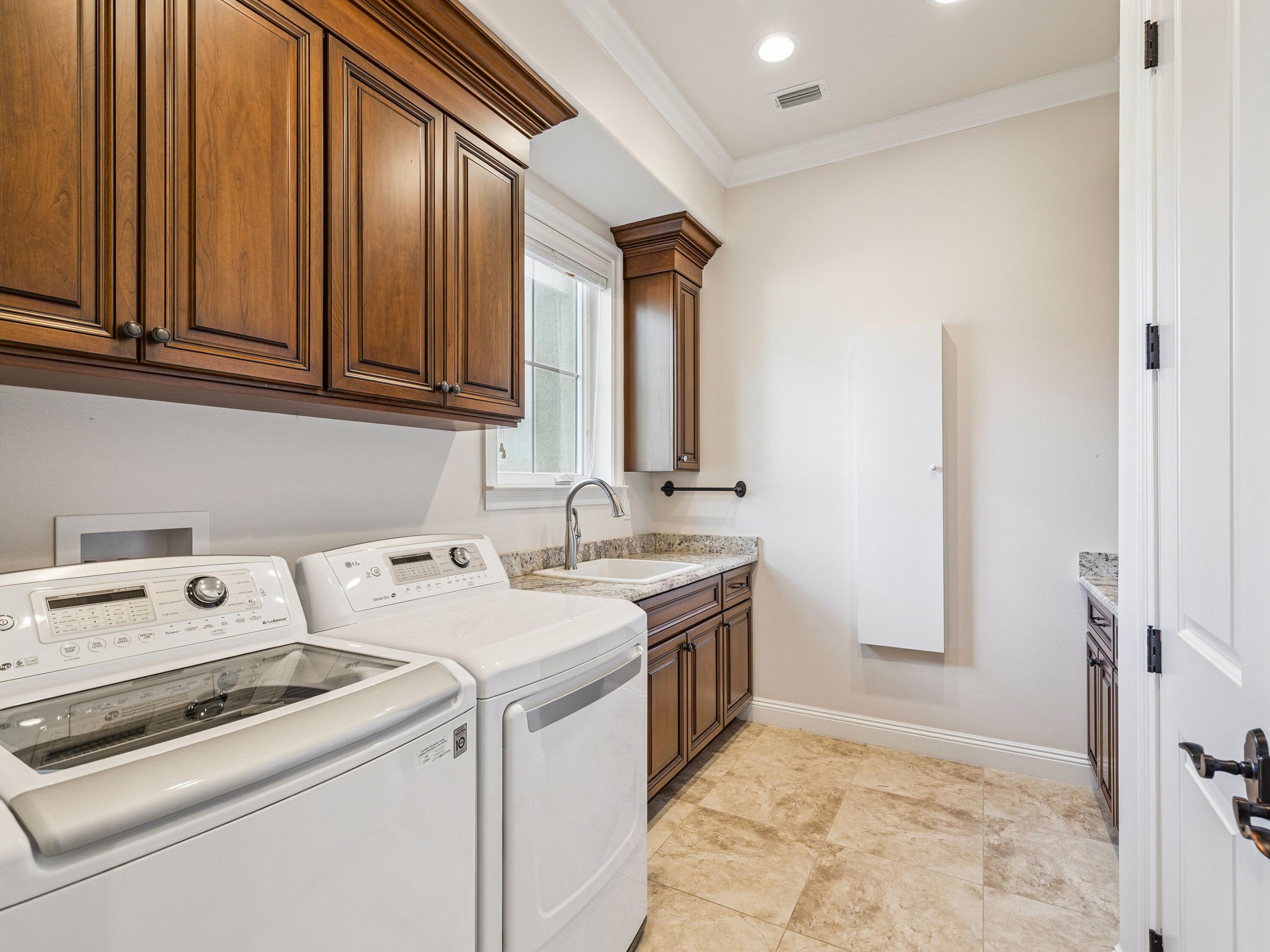 BURNT PINE - Residential