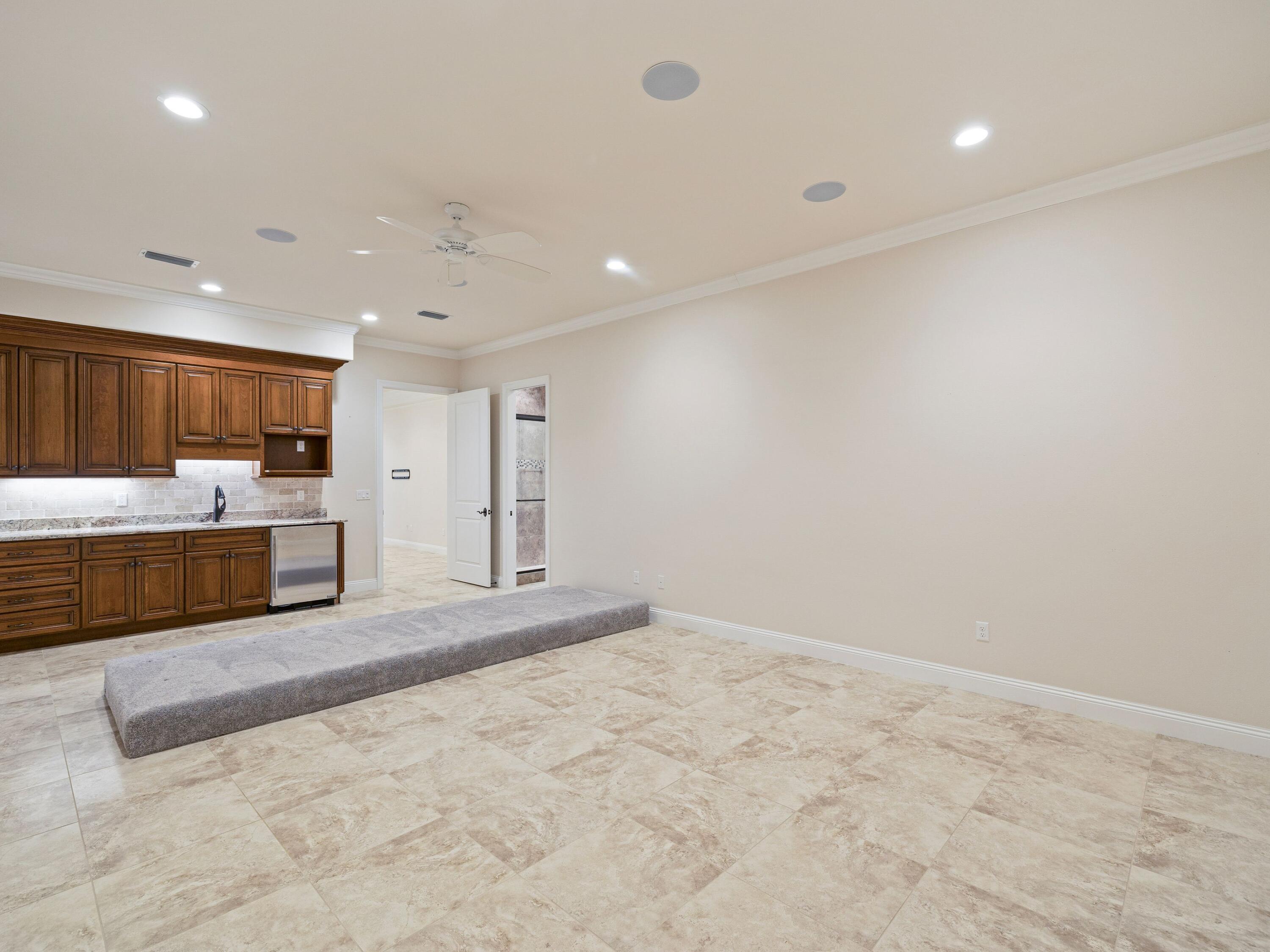 BURNT PINE - Residential