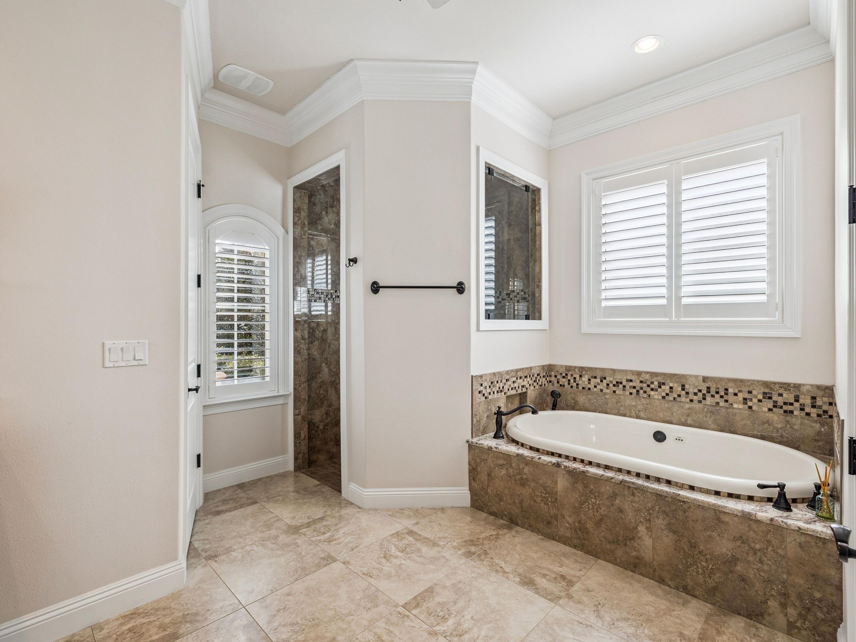 BURNT PINE - Residential