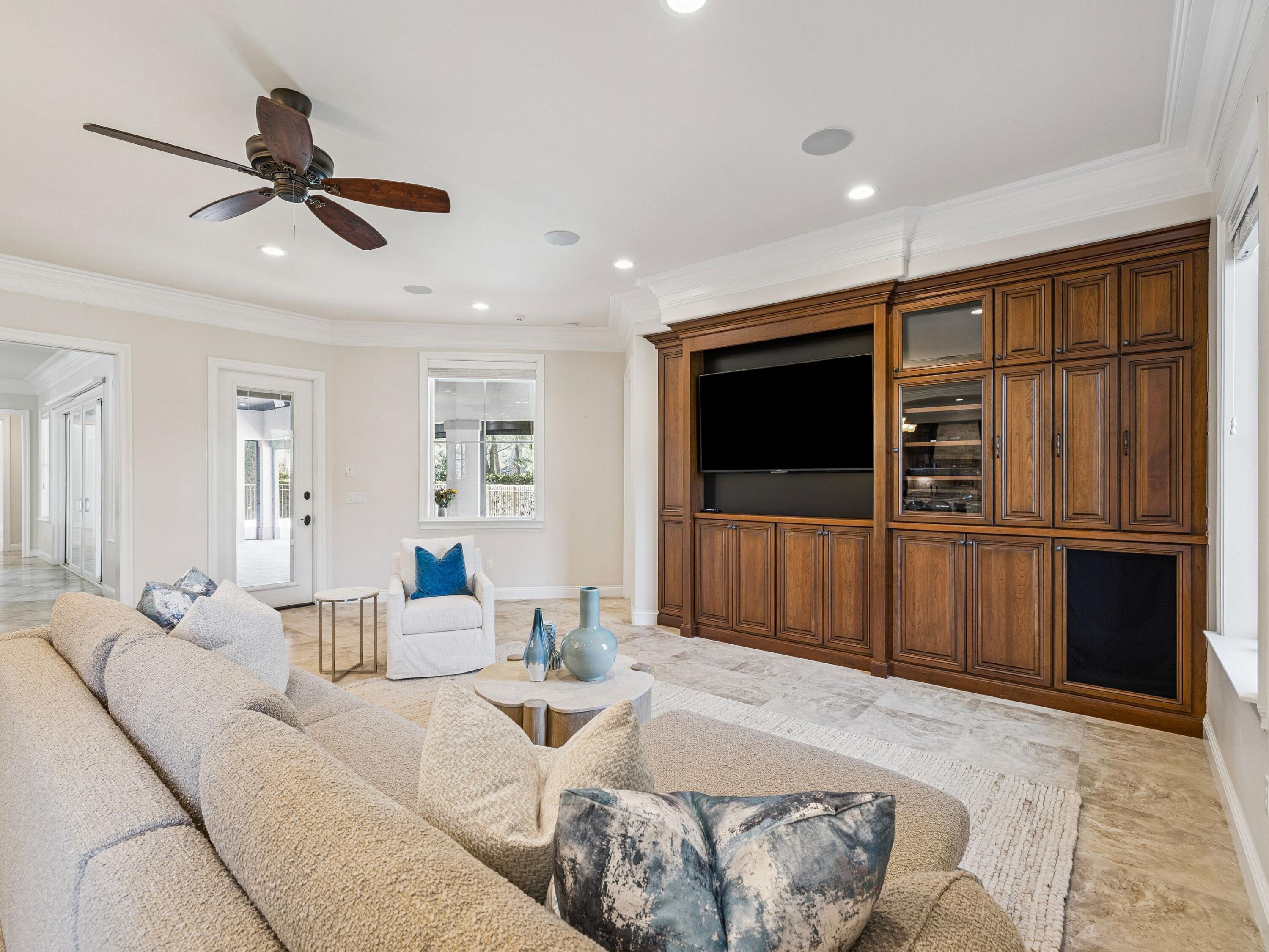 BURNT PINE - Residential