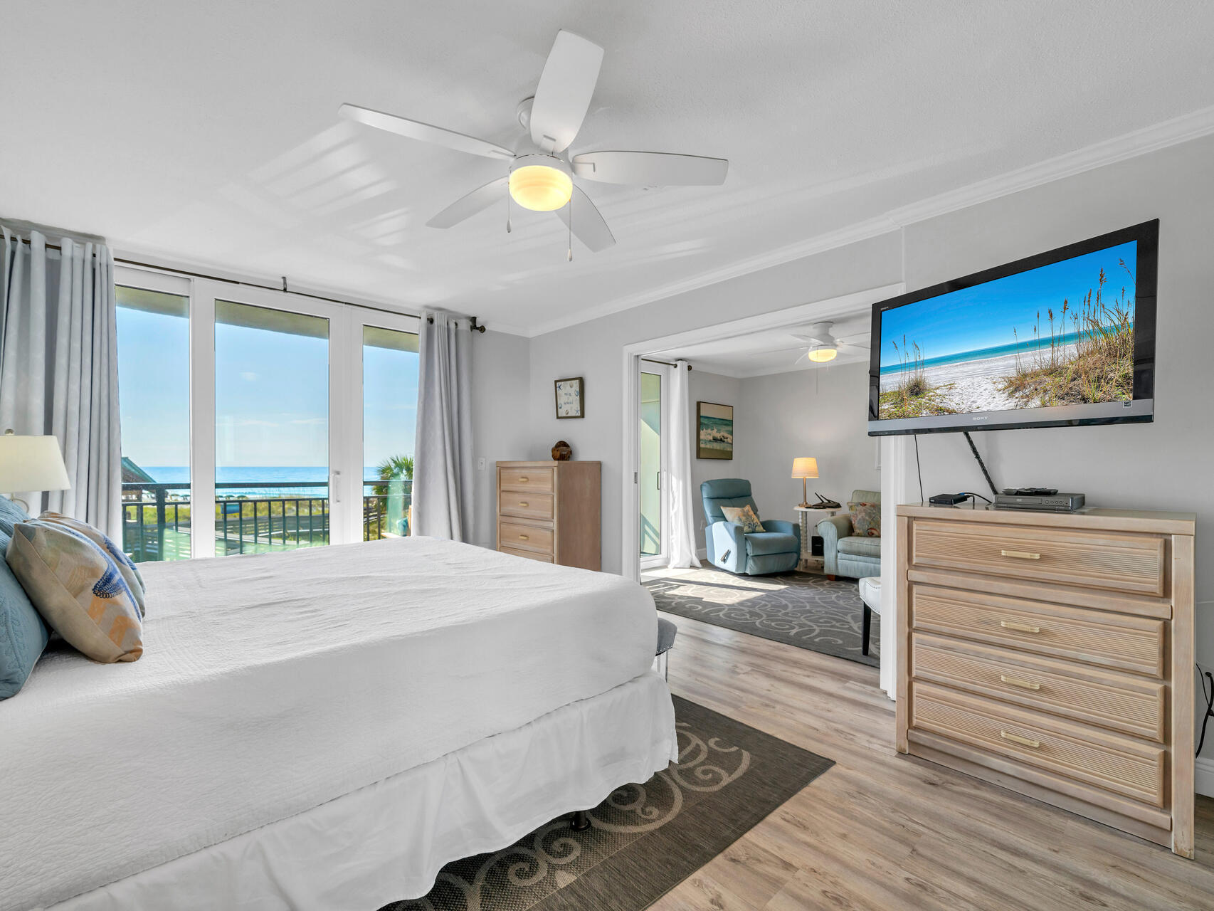 NAUTILUS CONDO - Residential