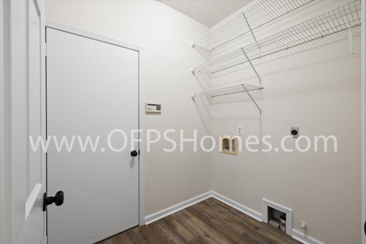 MOSSY OAKS - Residential Lease