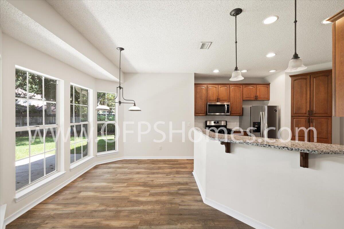 MOSSY OAKS - Residential Lease