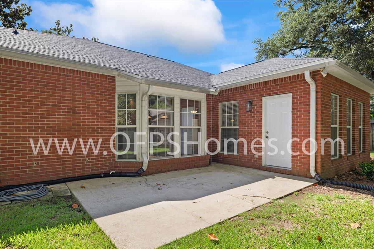 MOSSY OAKS - Residential Lease