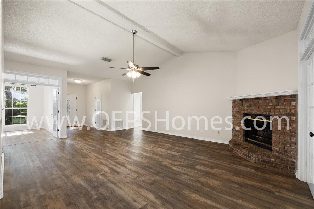 MOSSY OAKS - Residential Lease