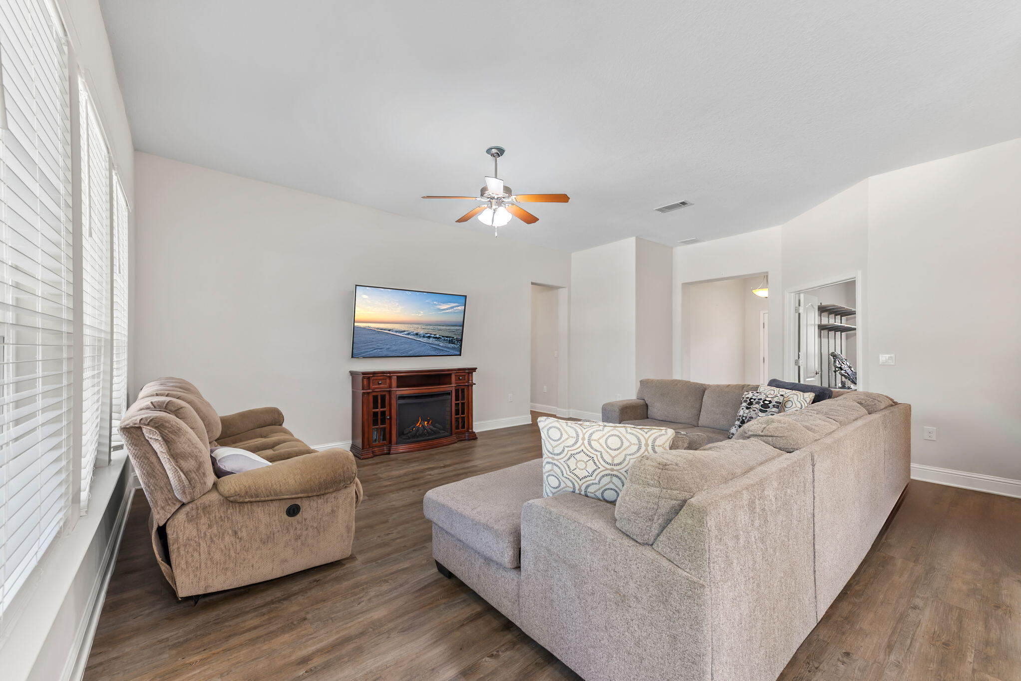 NAVARRE 2ND ADDITION - Residential