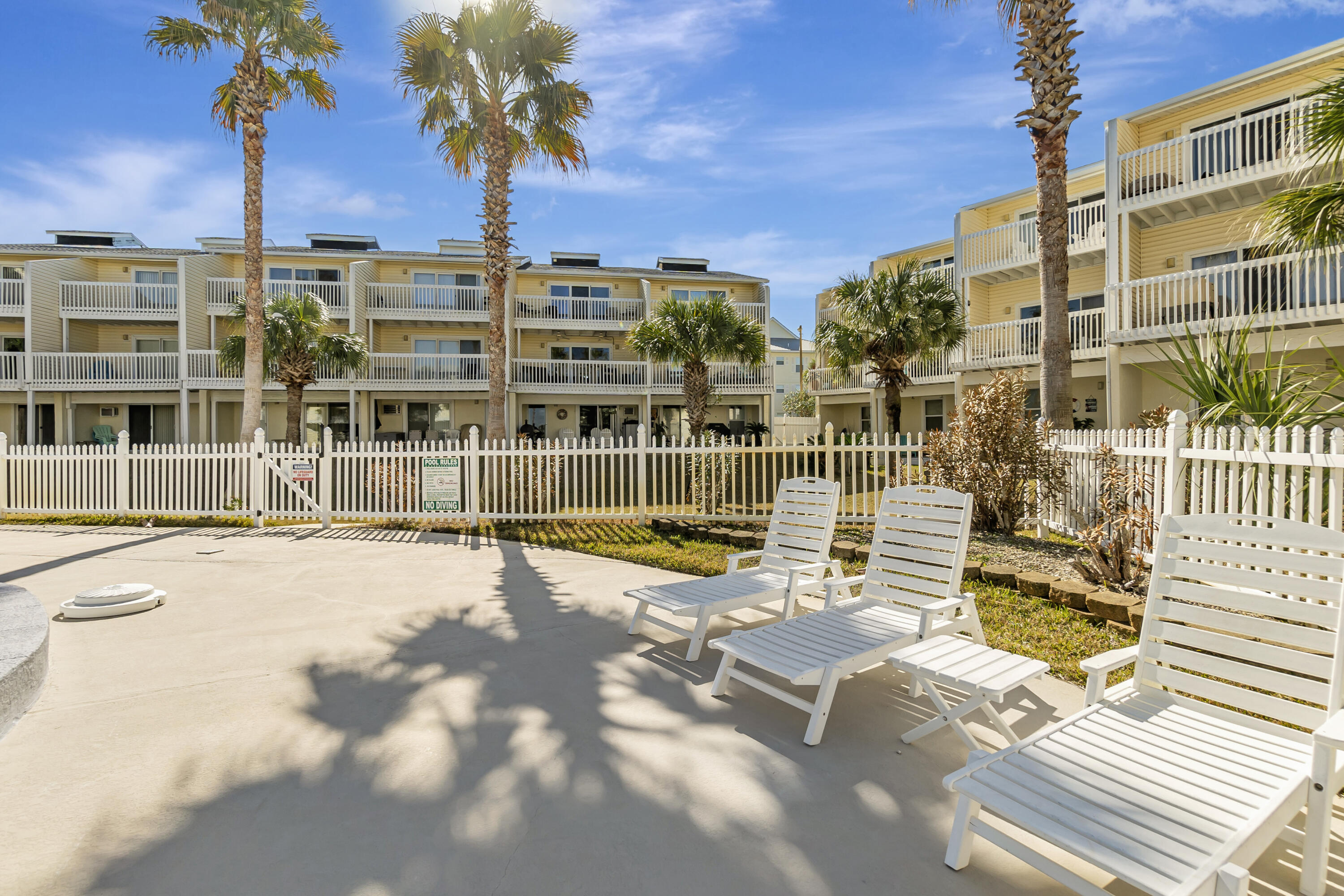 PARADISE POINT T/H - Residential
