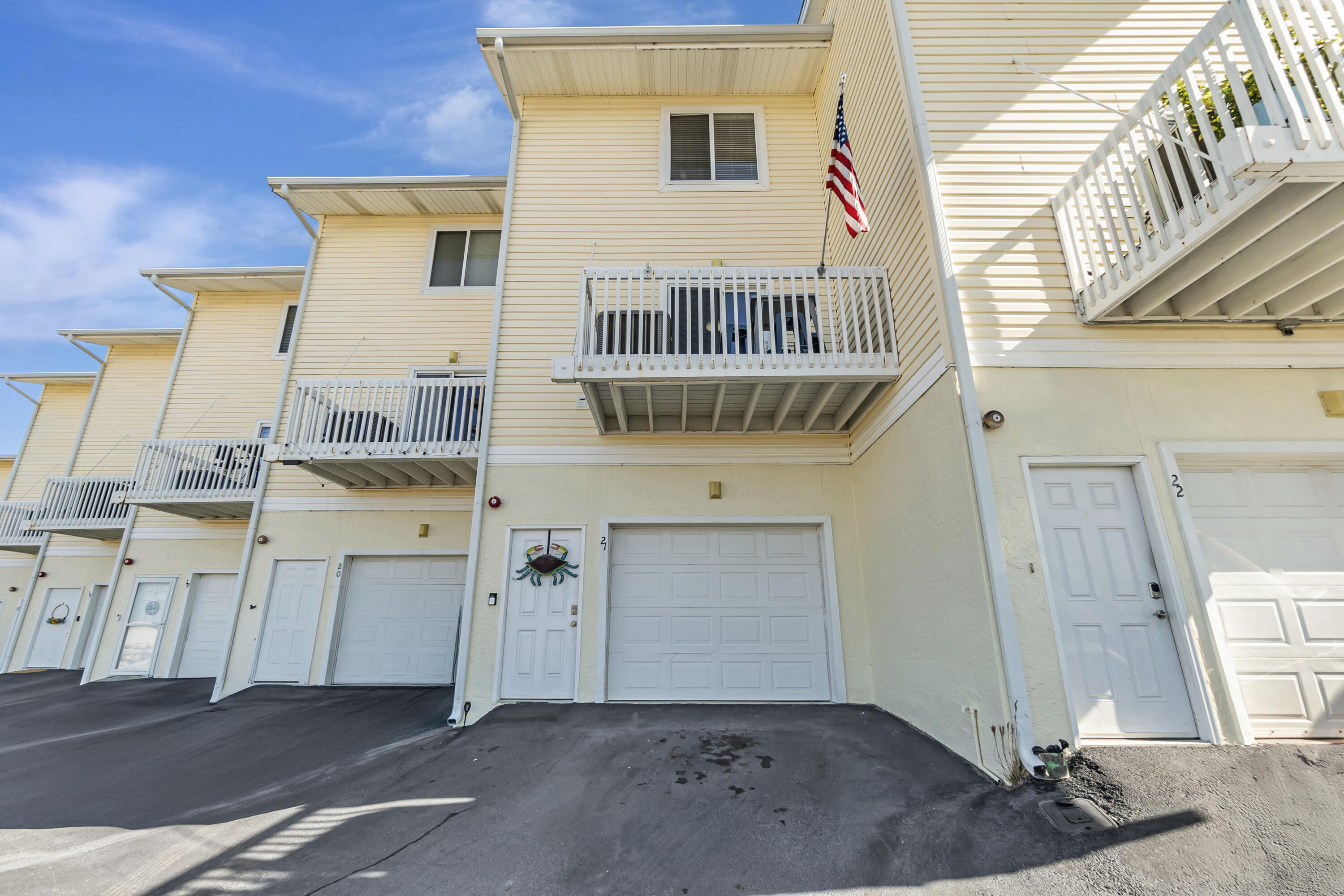 PARADISE POINT T/H - Residential