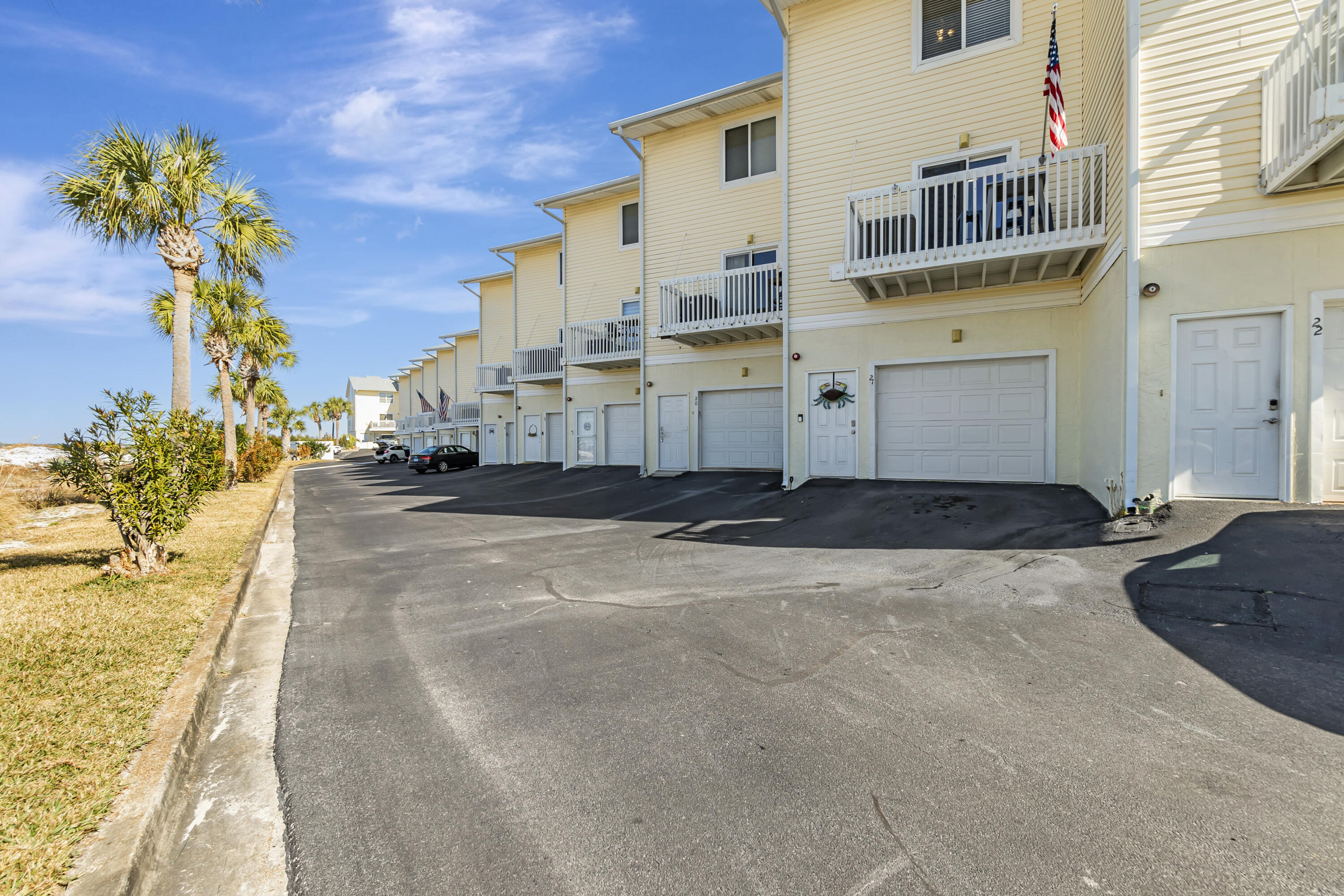 PARADISE POINT T/H - Residential