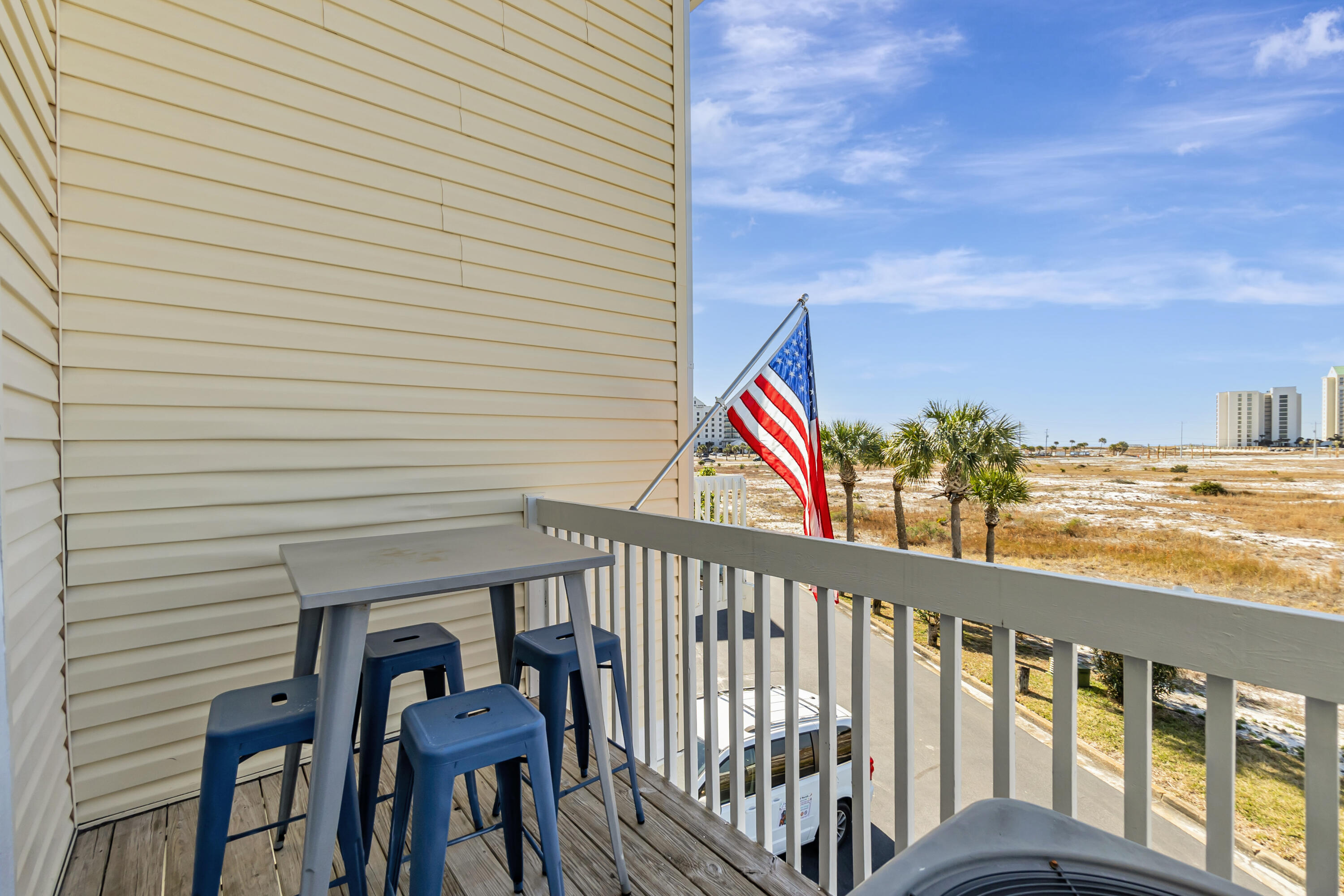 PARADISE POINT T/H - Residential