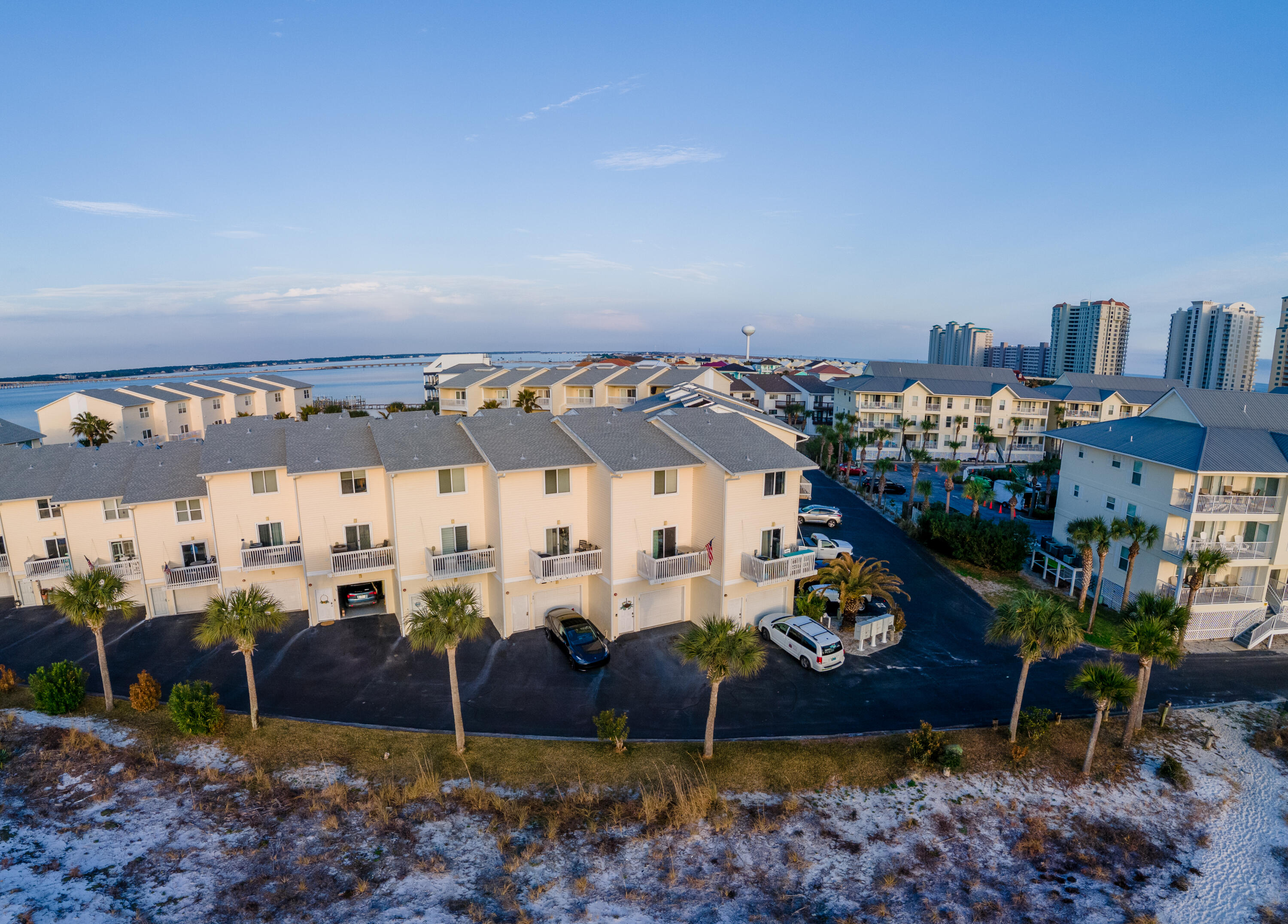 PARADISE POINT T/H - Residential