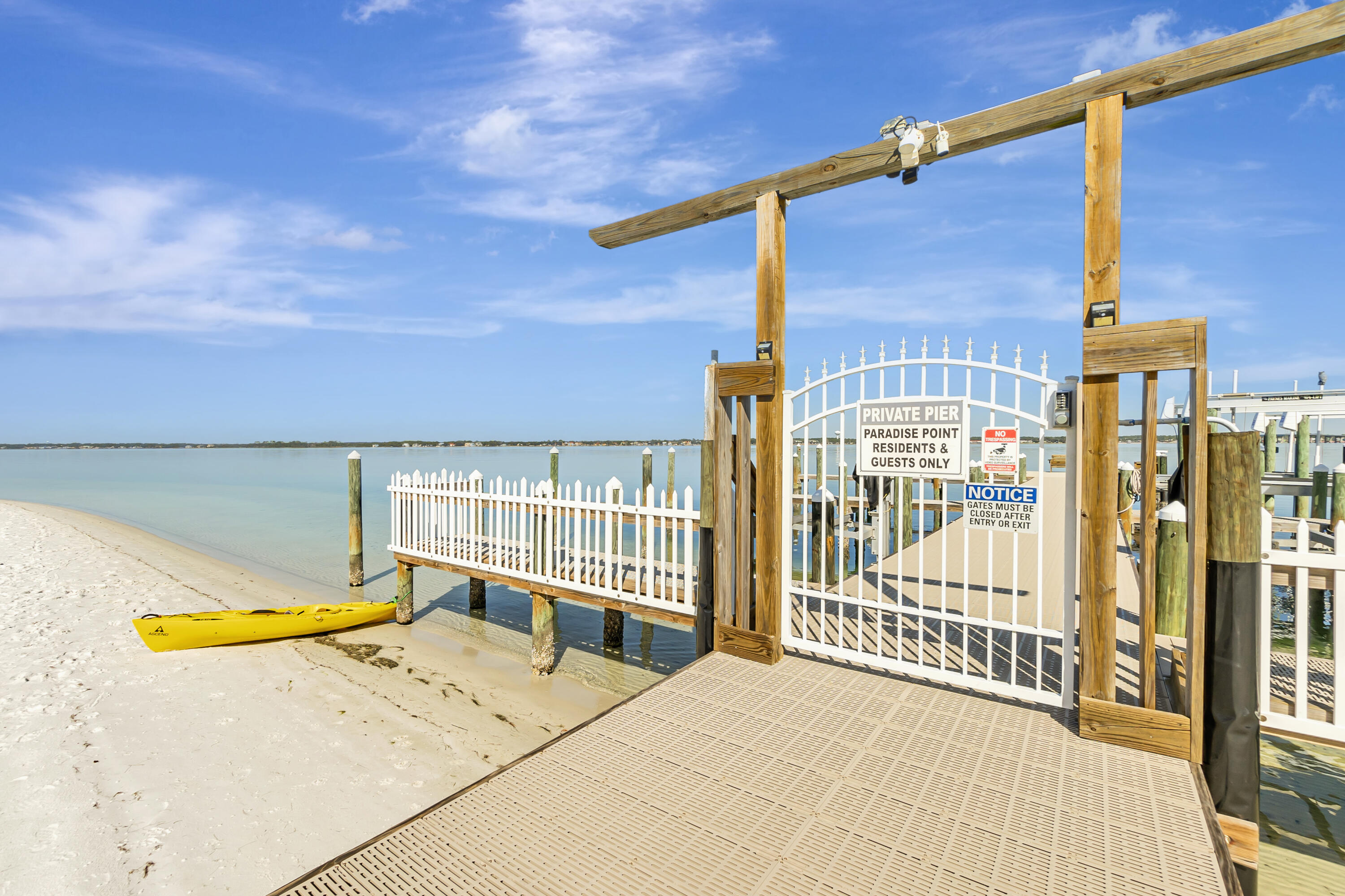 PARADISE POINT T/H - Residential