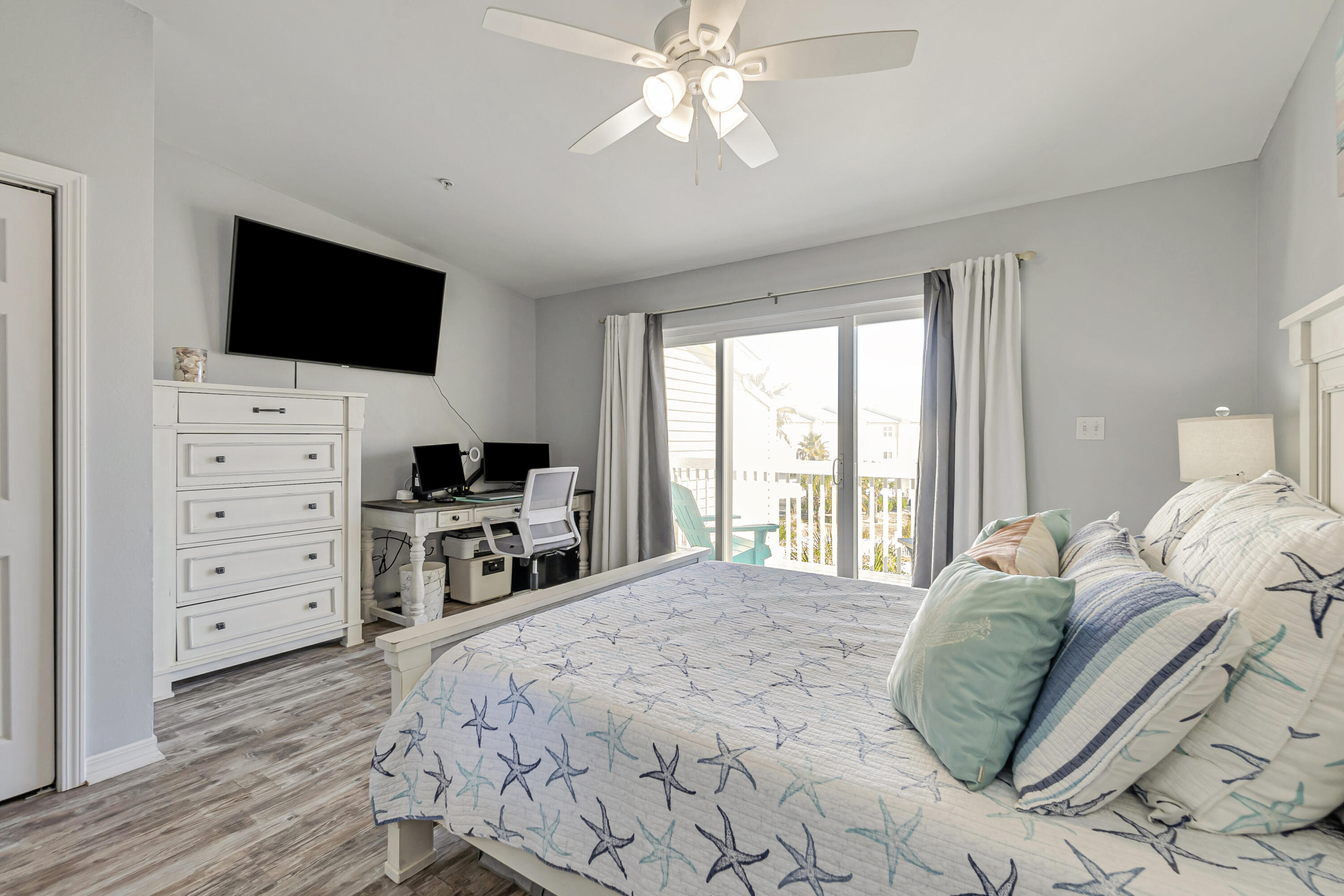 PARADISE POINT T/H - Residential