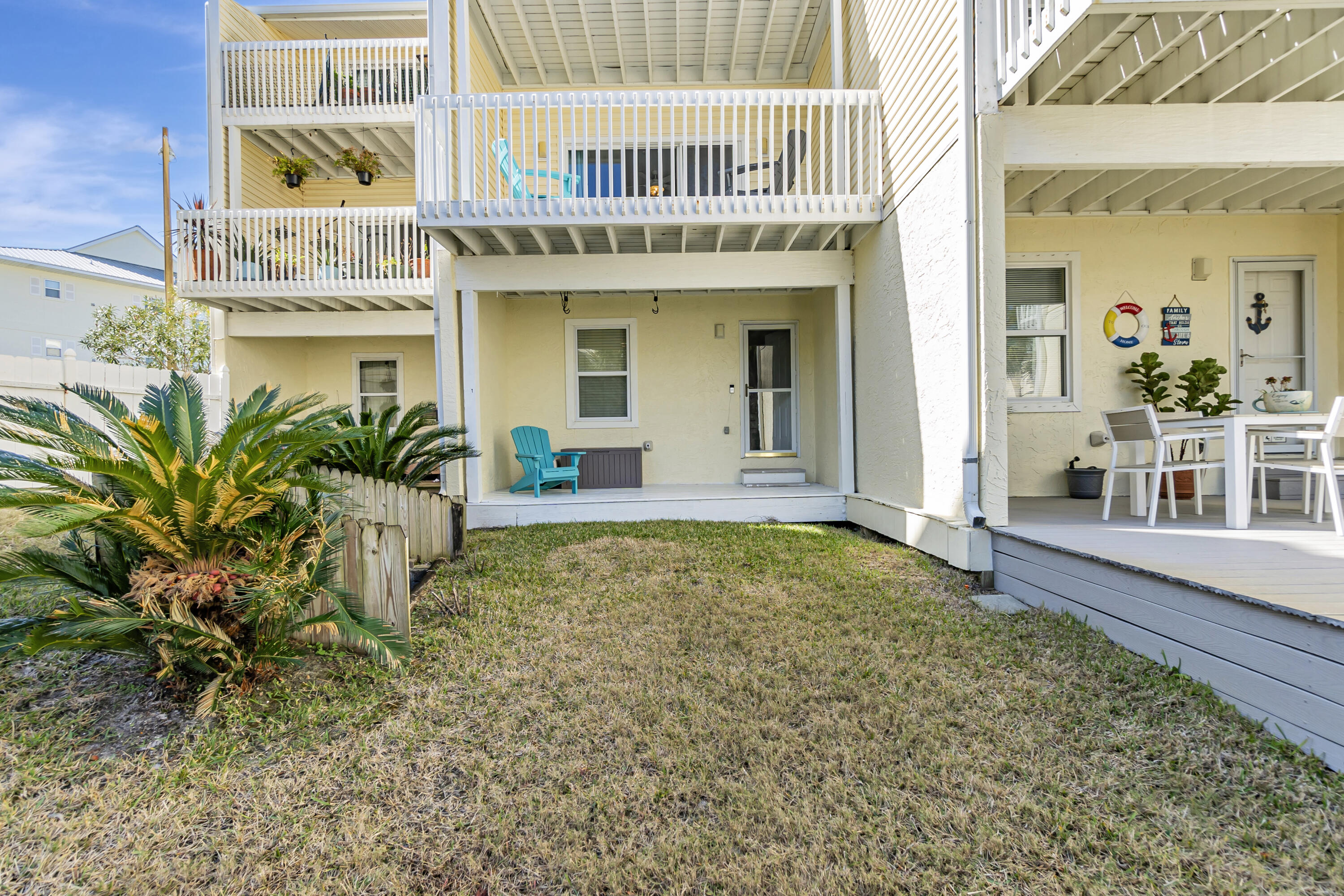 PARADISE POINT T/H - Residential