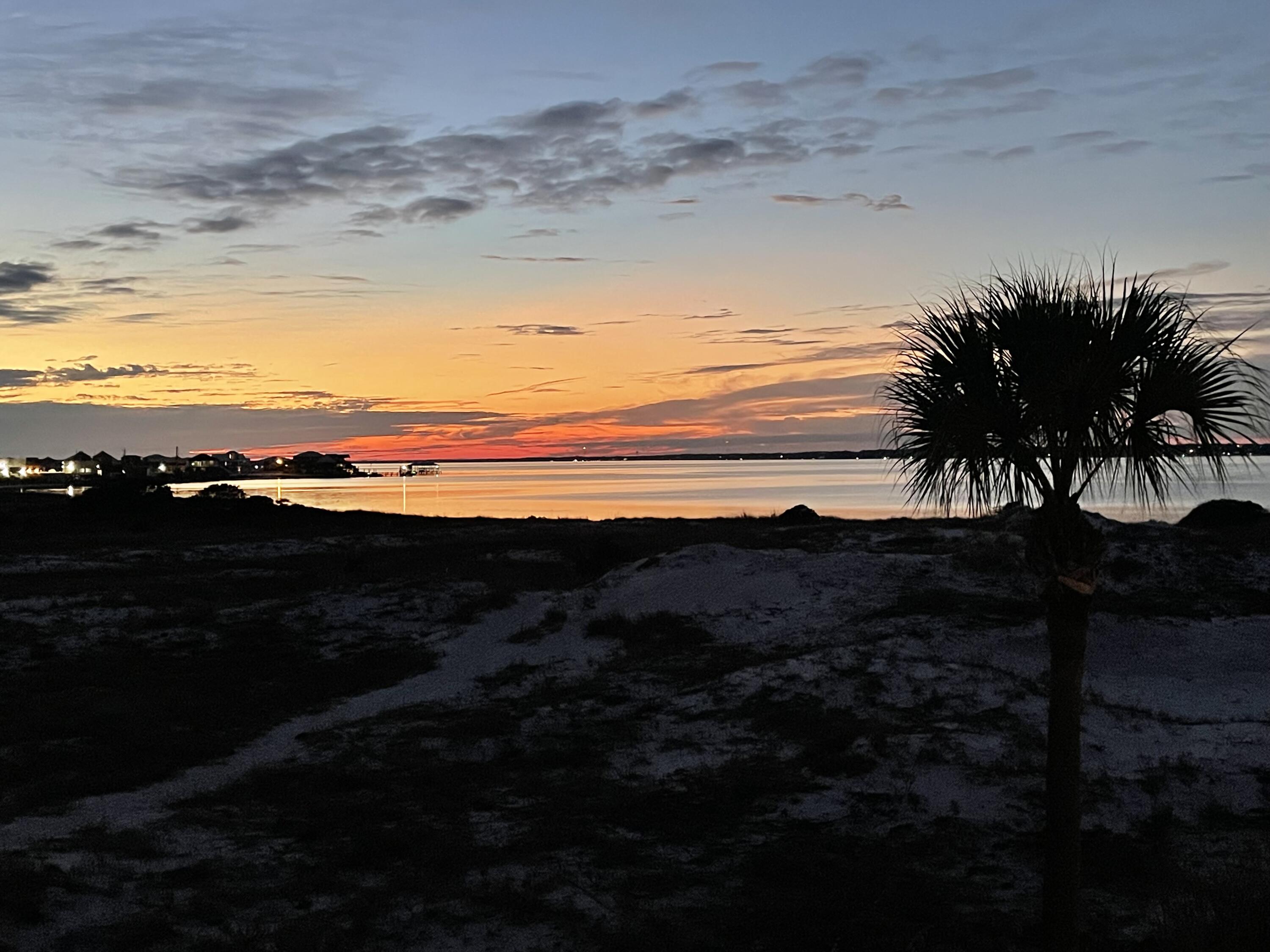 PARADISE POINT T/H - Residential