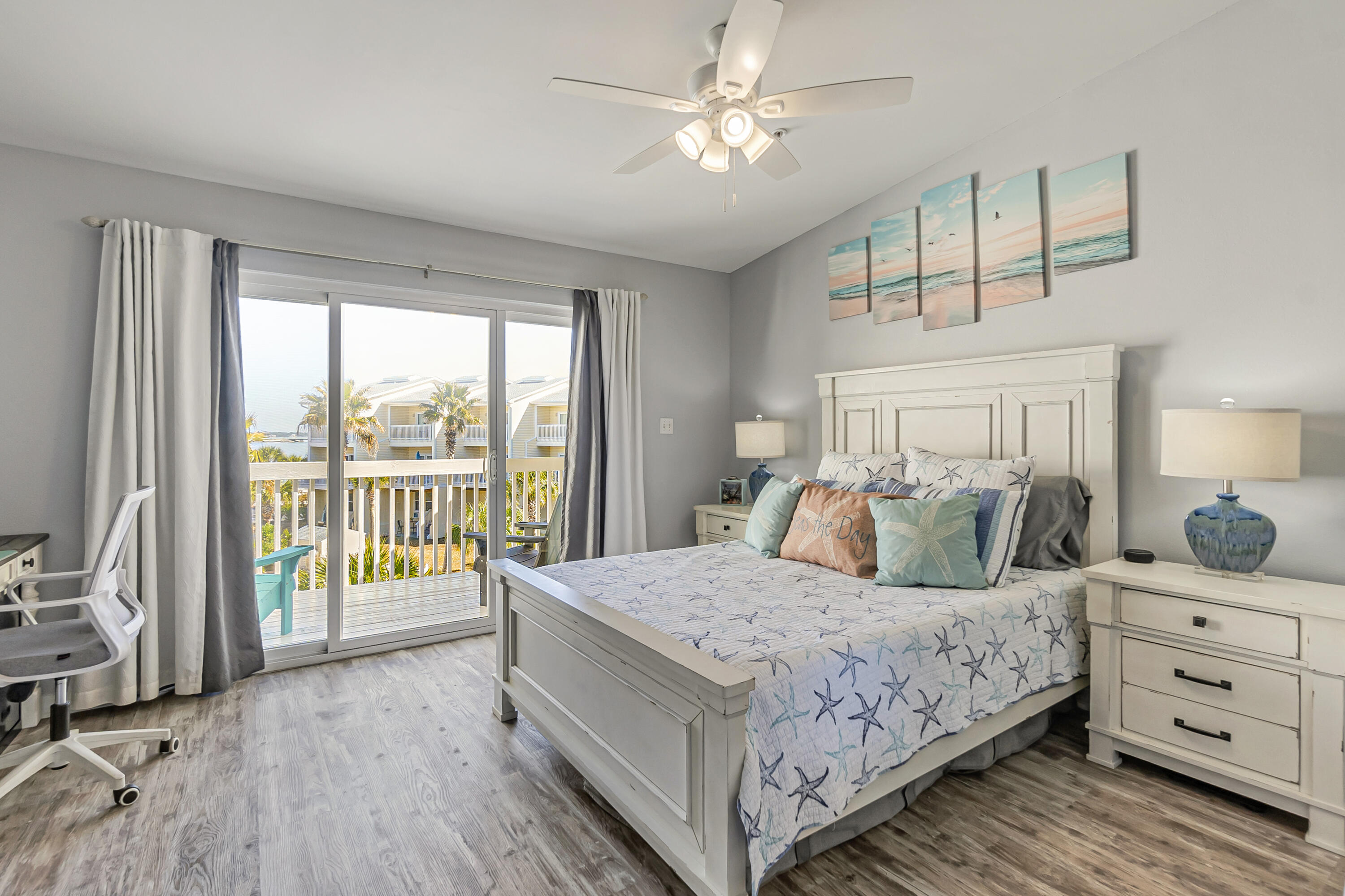 PARADISE POINT T/H - Residential