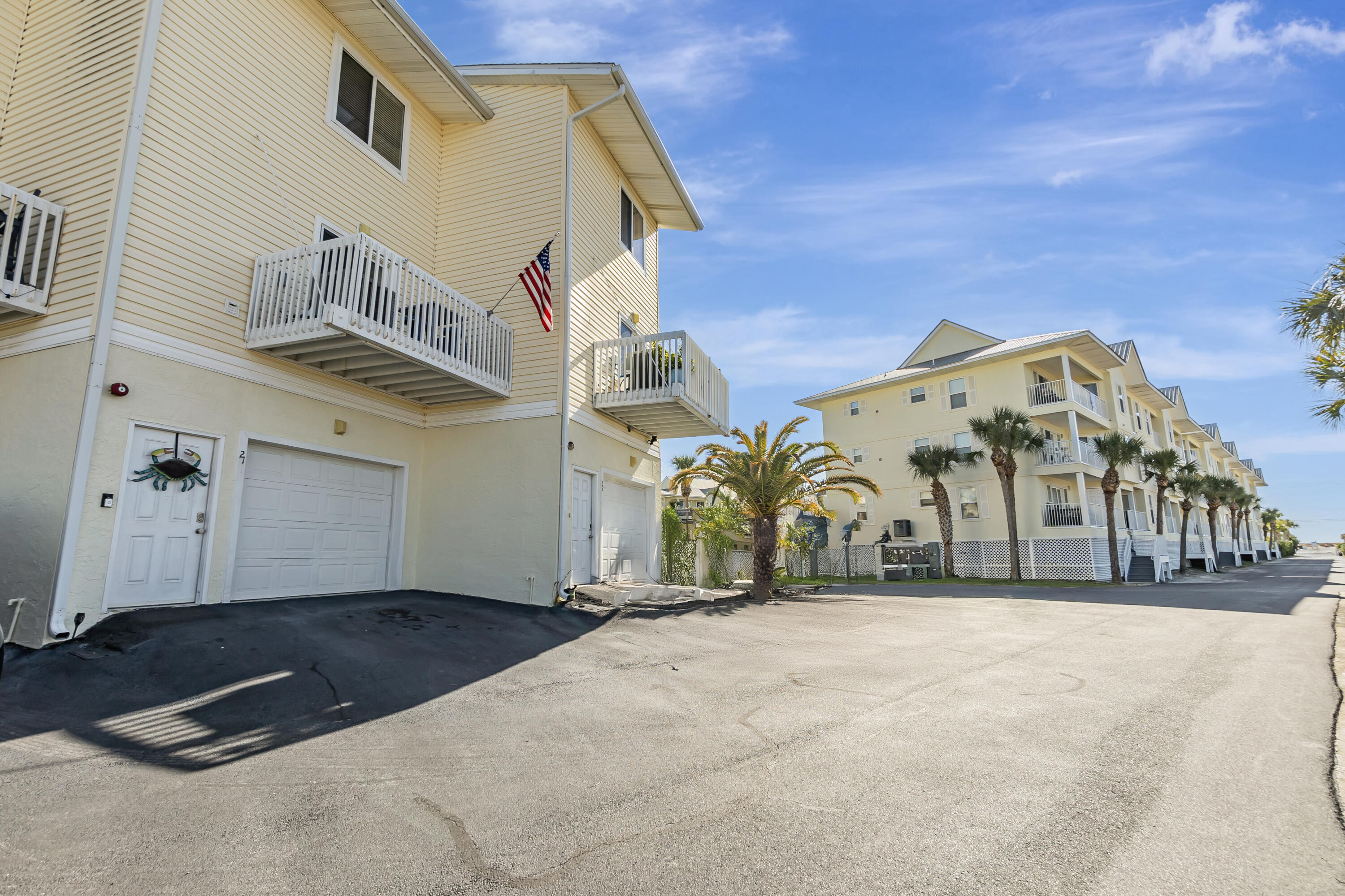 PARADISE POINT T/H - Residential