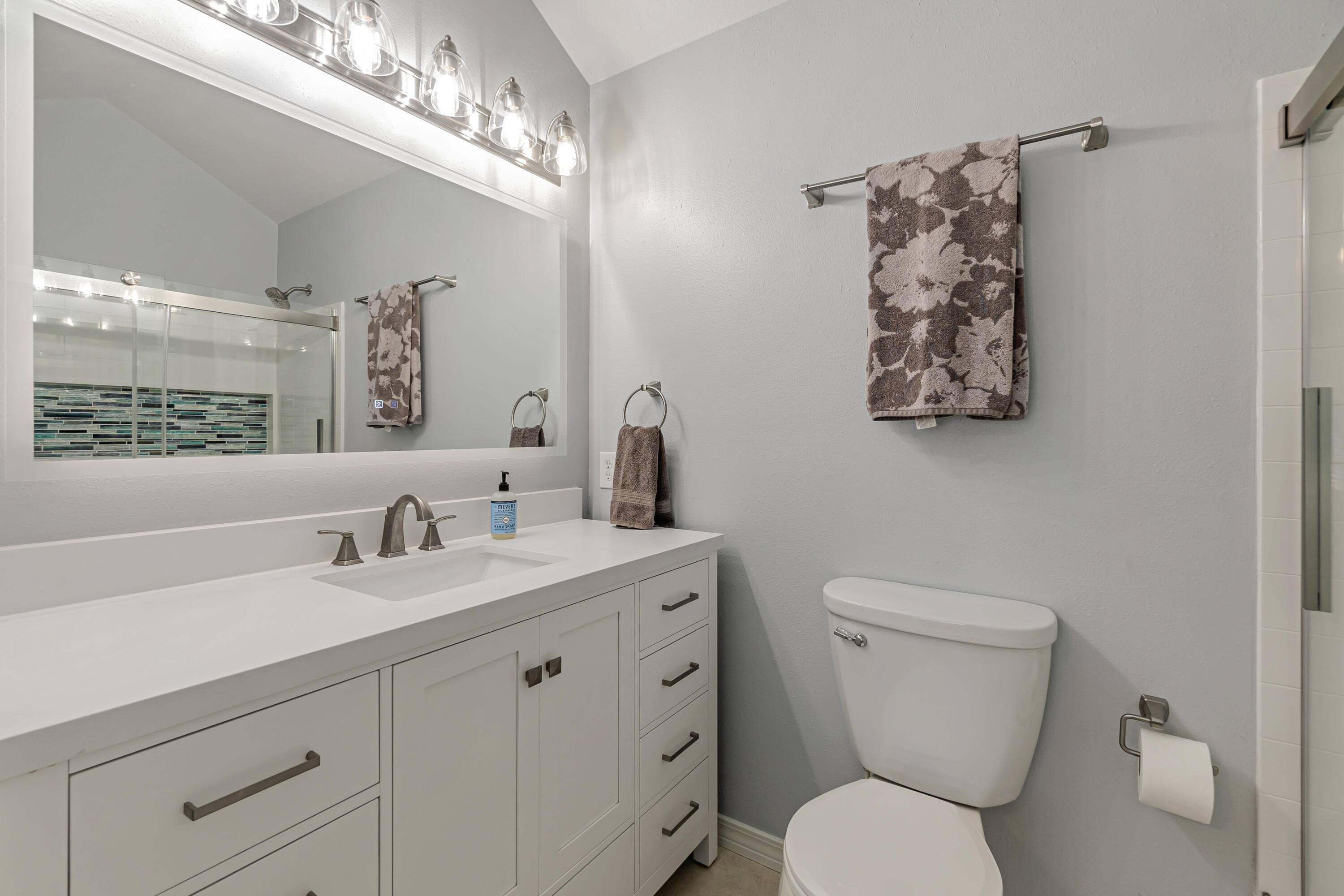 PARADISE POINT T/H - Residential