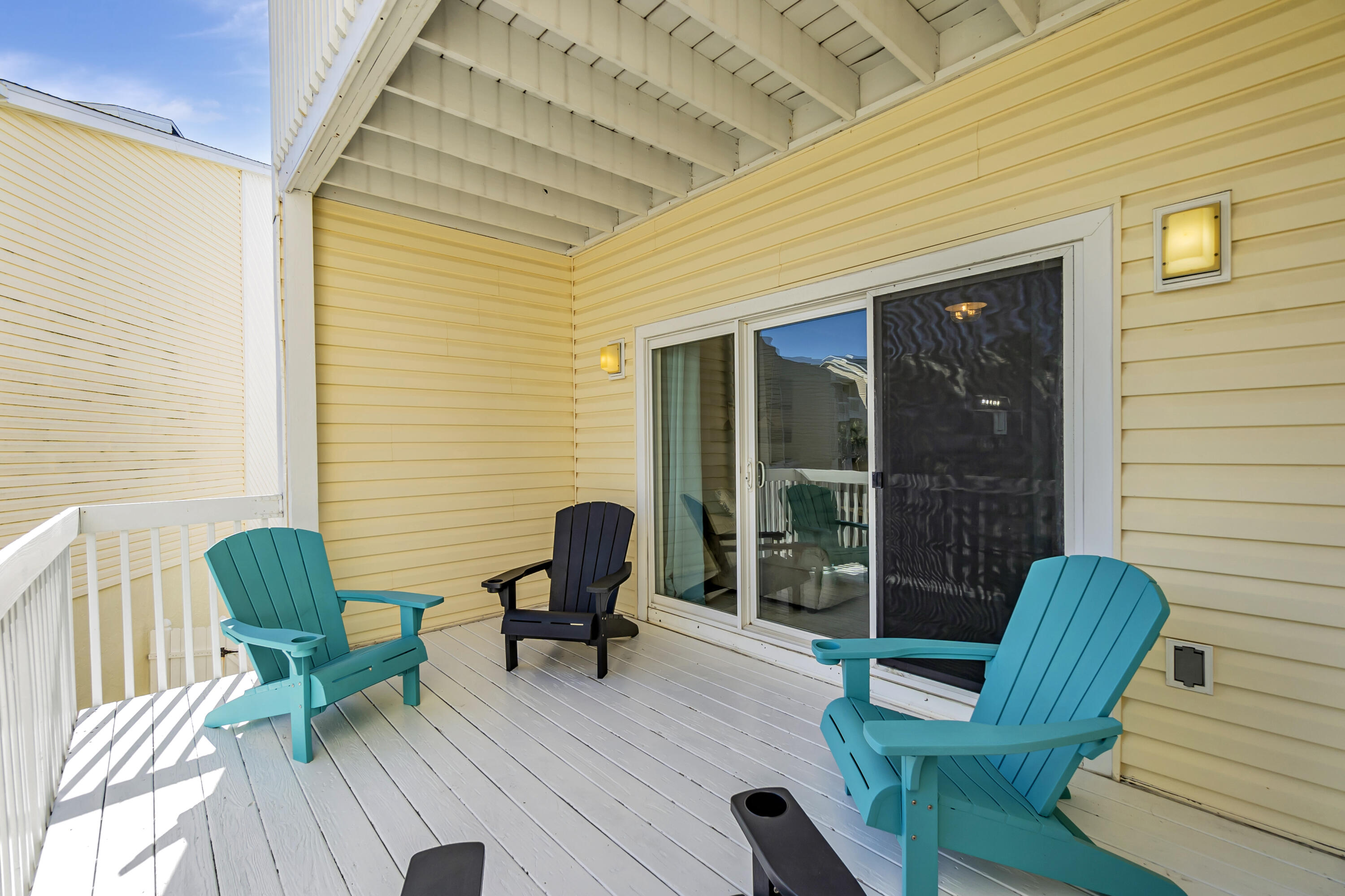 PARADISE POINT T/H - Residential